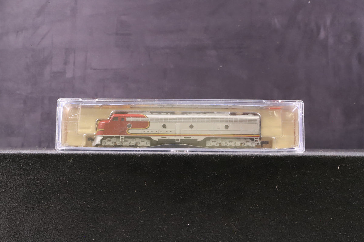 Life Like Trains N 7159 E8 Diesel Locomotive &#39;86&#39; Santa Fe