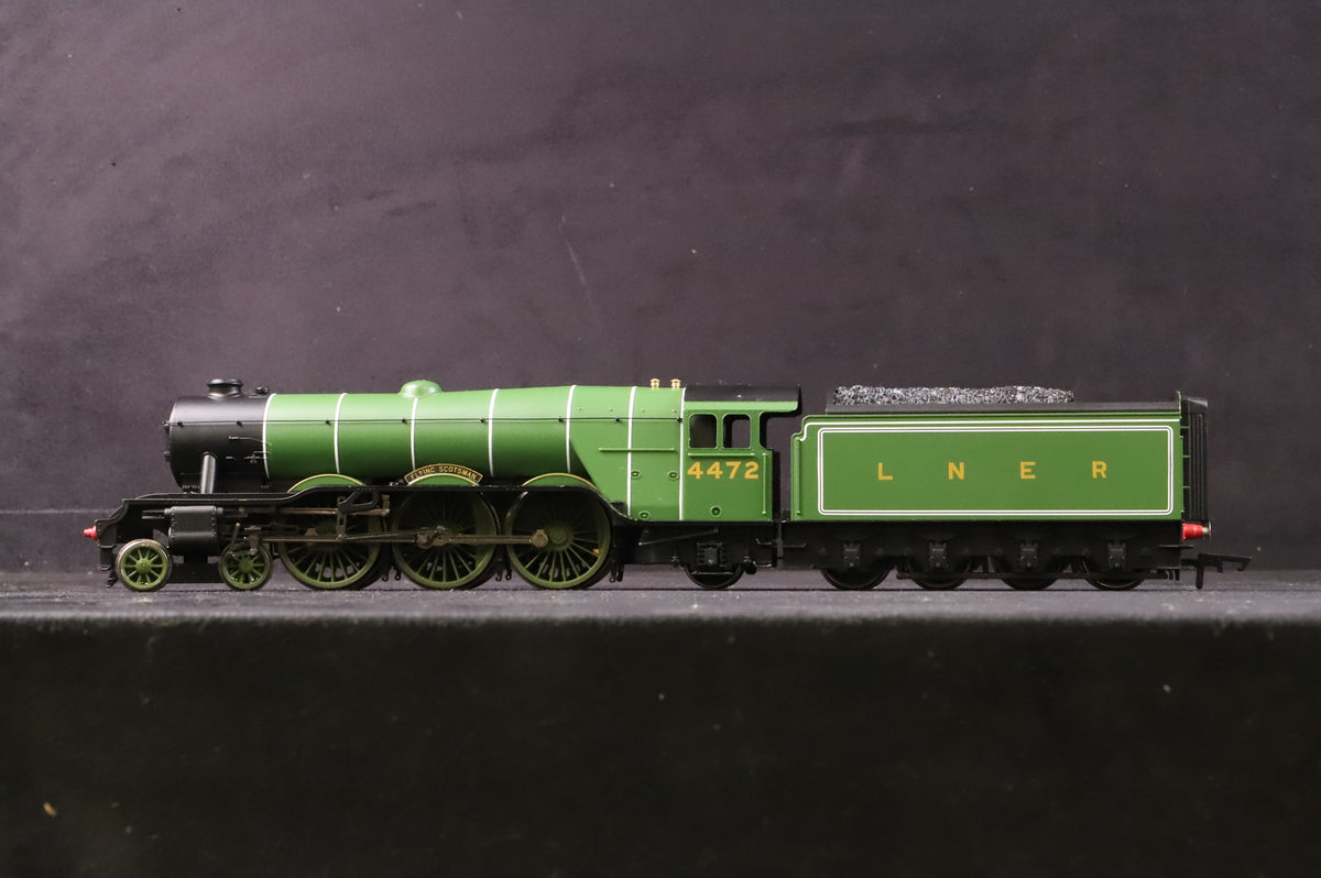 Hornby Railroad OO R3086 Class A1 &#39;4472&#39; &#39;Flying Scotsman&#39; LNER Apple green