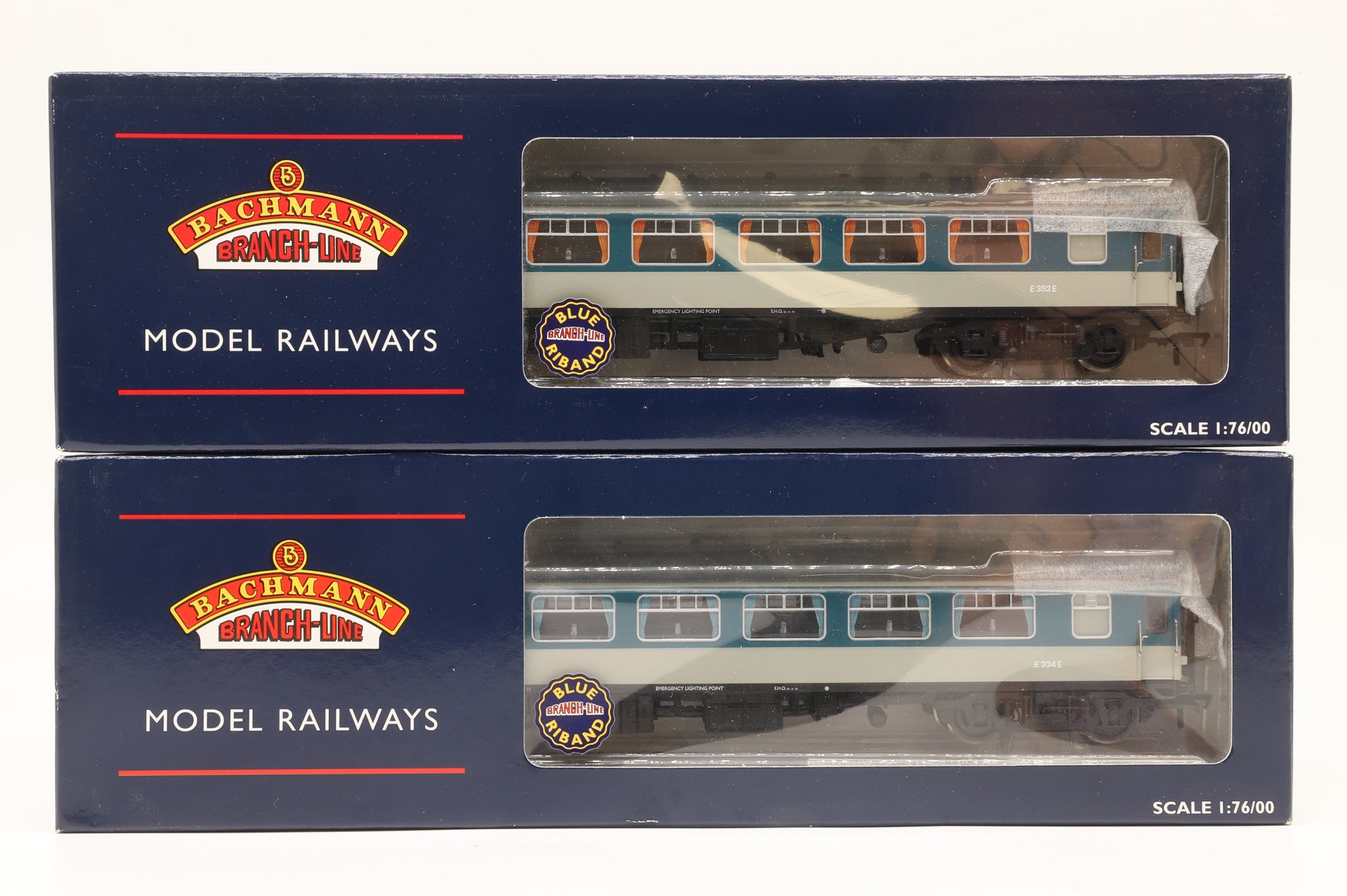 Bachmann OO Rake Of 2 Mk1 Pullman Blue & Grey Coaches Inc. 39-311 & 39-301