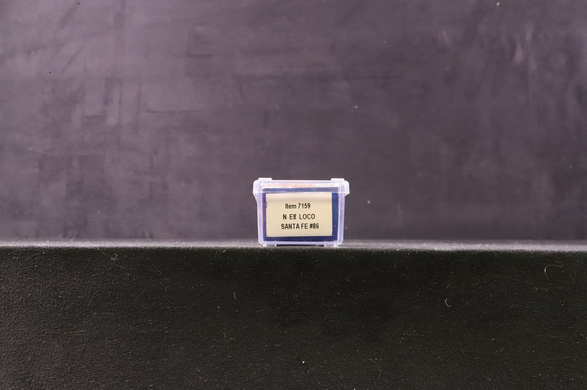 Life Like Trains N 7159 E8 Diesel Locomotive &#39;86&#39; Santa Fe