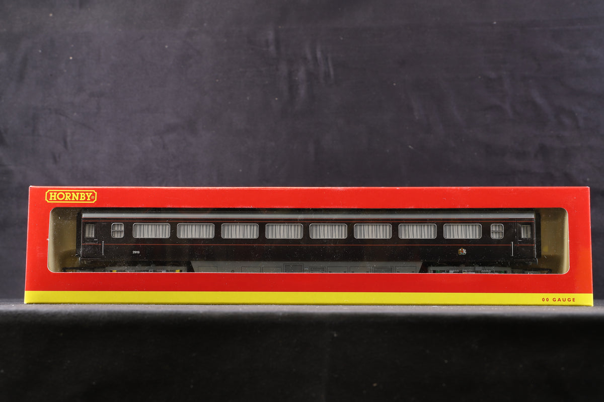 Hornby OO R4197 &#39;The Royal Train&#39; Coach Pack