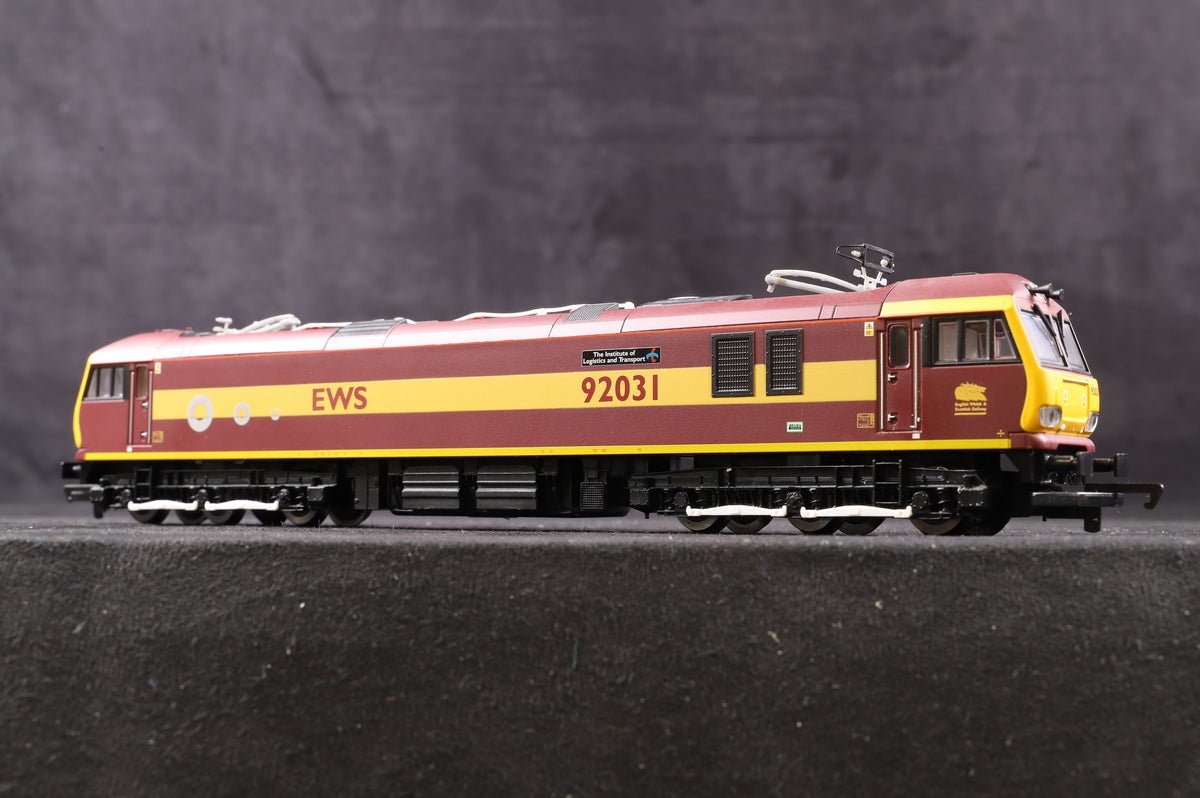 Hornby OO R2354B Co-Co Class 92 Electric Locomotive &#39;92031&#39; &#39;Institute Of Logistics &amp; Transport&#39; EWS