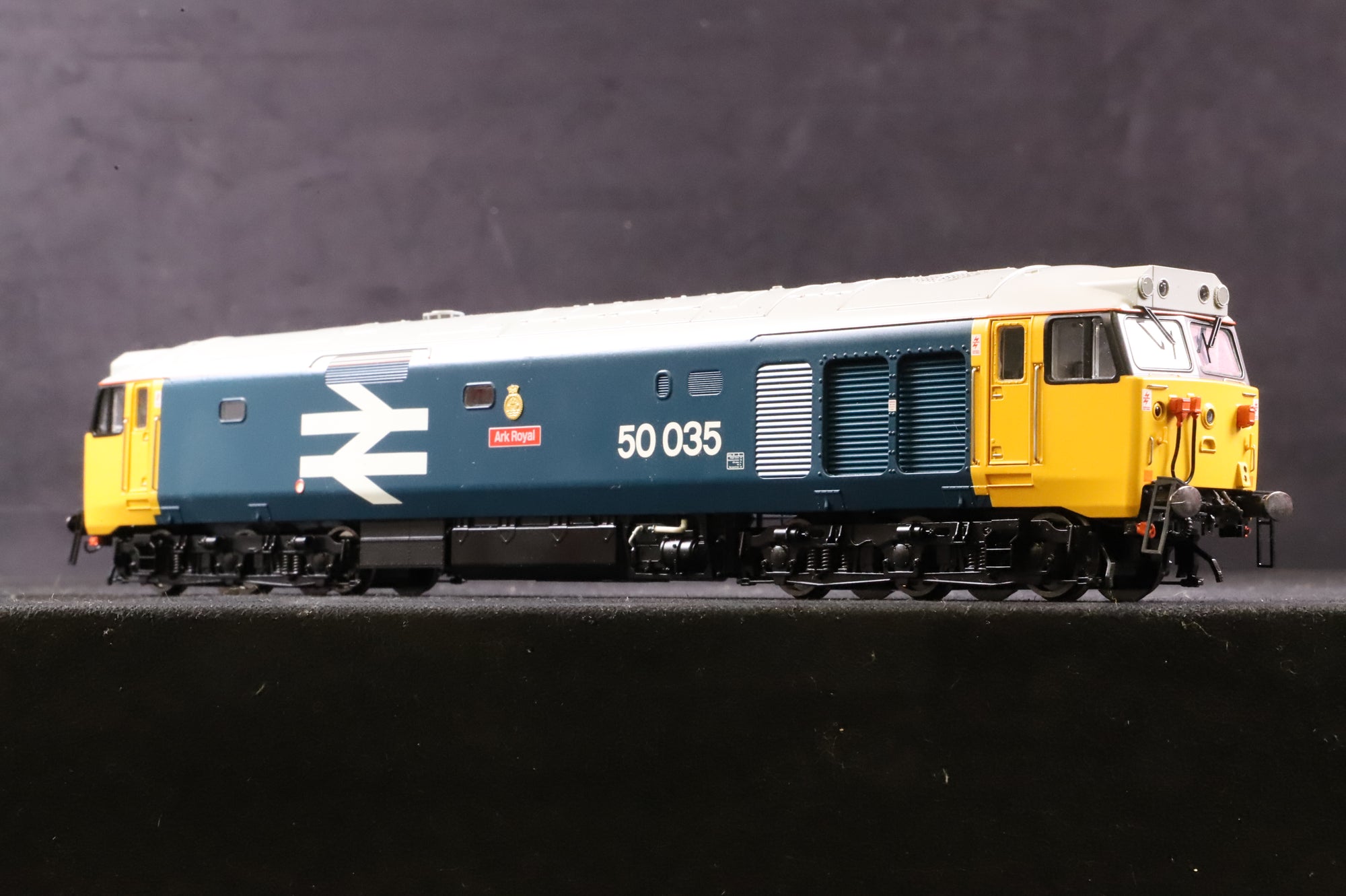 Hornby OO R2349 Class 50 '50035' 'Ark Royal' BR Large Logo Blue