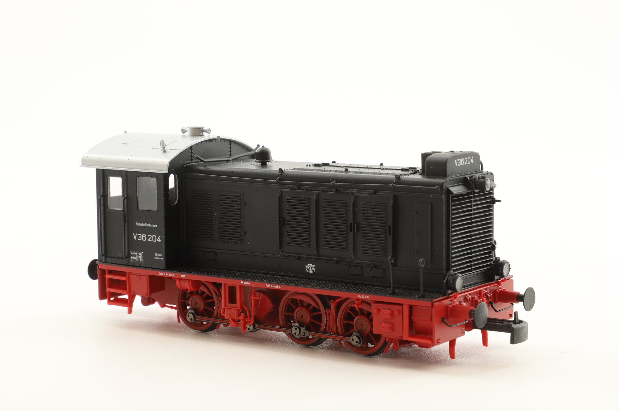 Brawa HO 41636 A/B Twin Pack of V36 Engines 204/231 in DB Black/Red - DCC Sound
