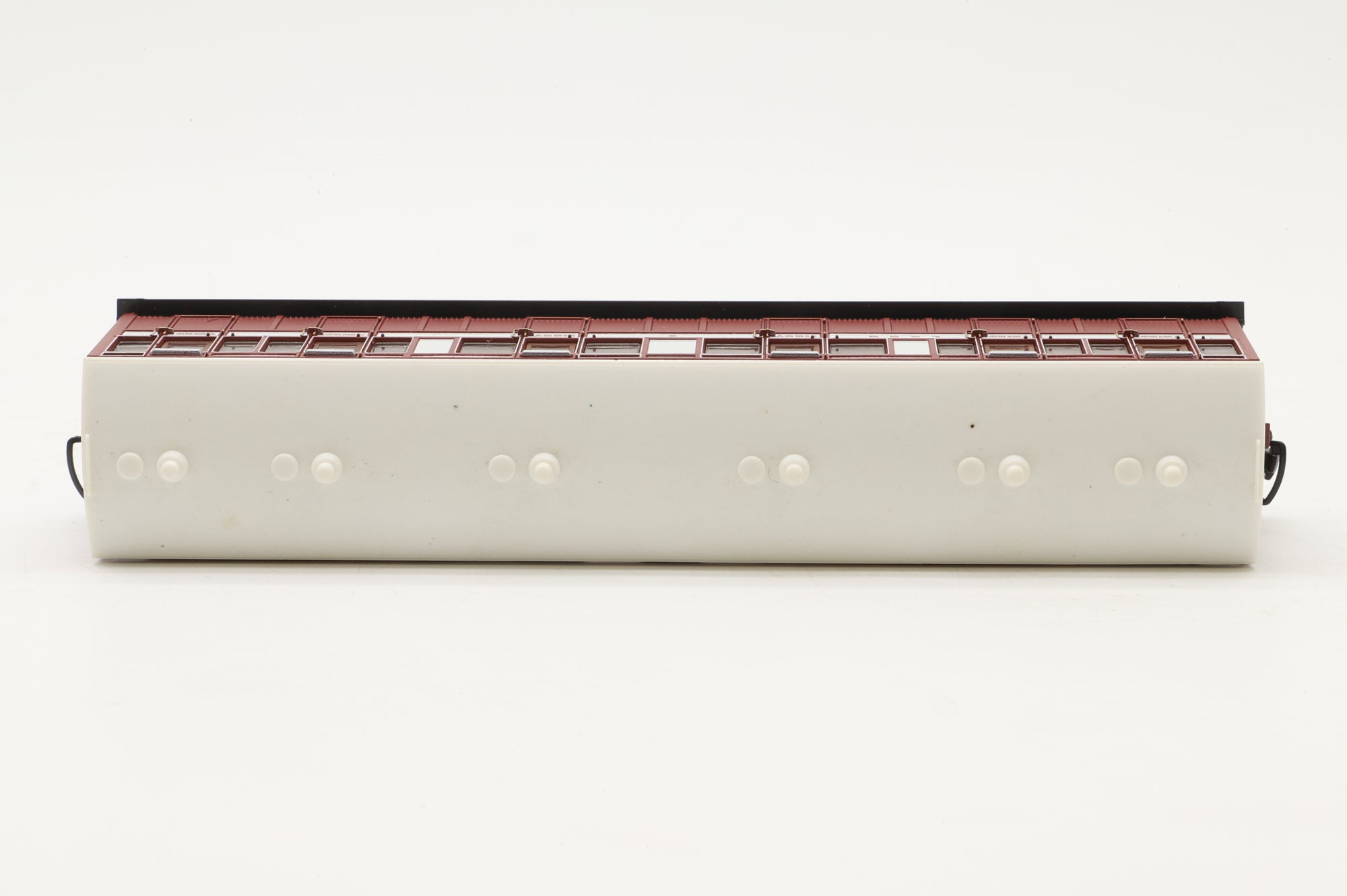 PECO OO-9 GR400A/420A Rake of 2x Narrow Gauge Coaches in L&B Maroon/Cream