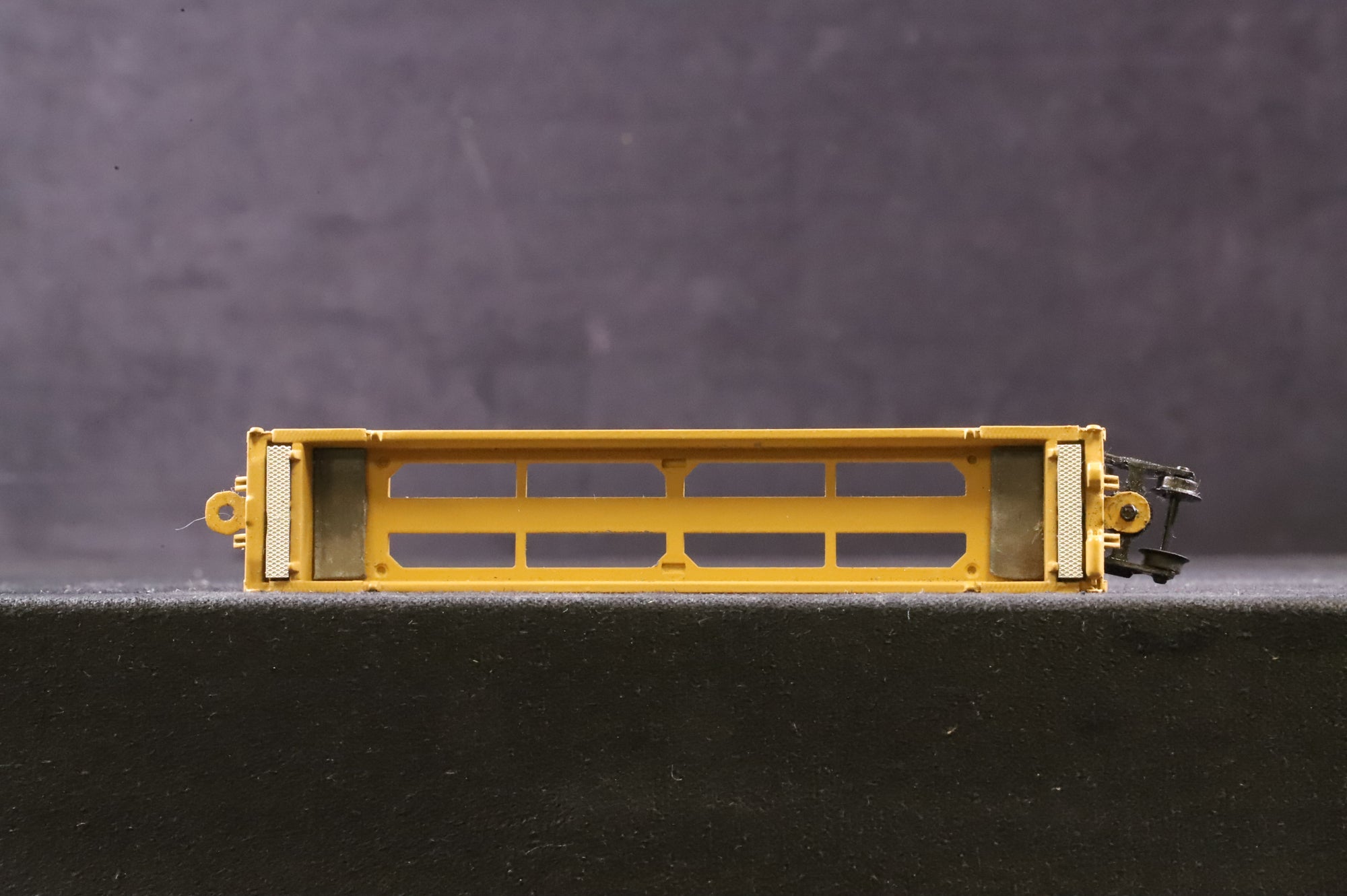 WORKSHOP Walthers N Gauge 932-8108 Thrall 5-Unit Articulated Double Stack Car No.72855 in TTX Livery