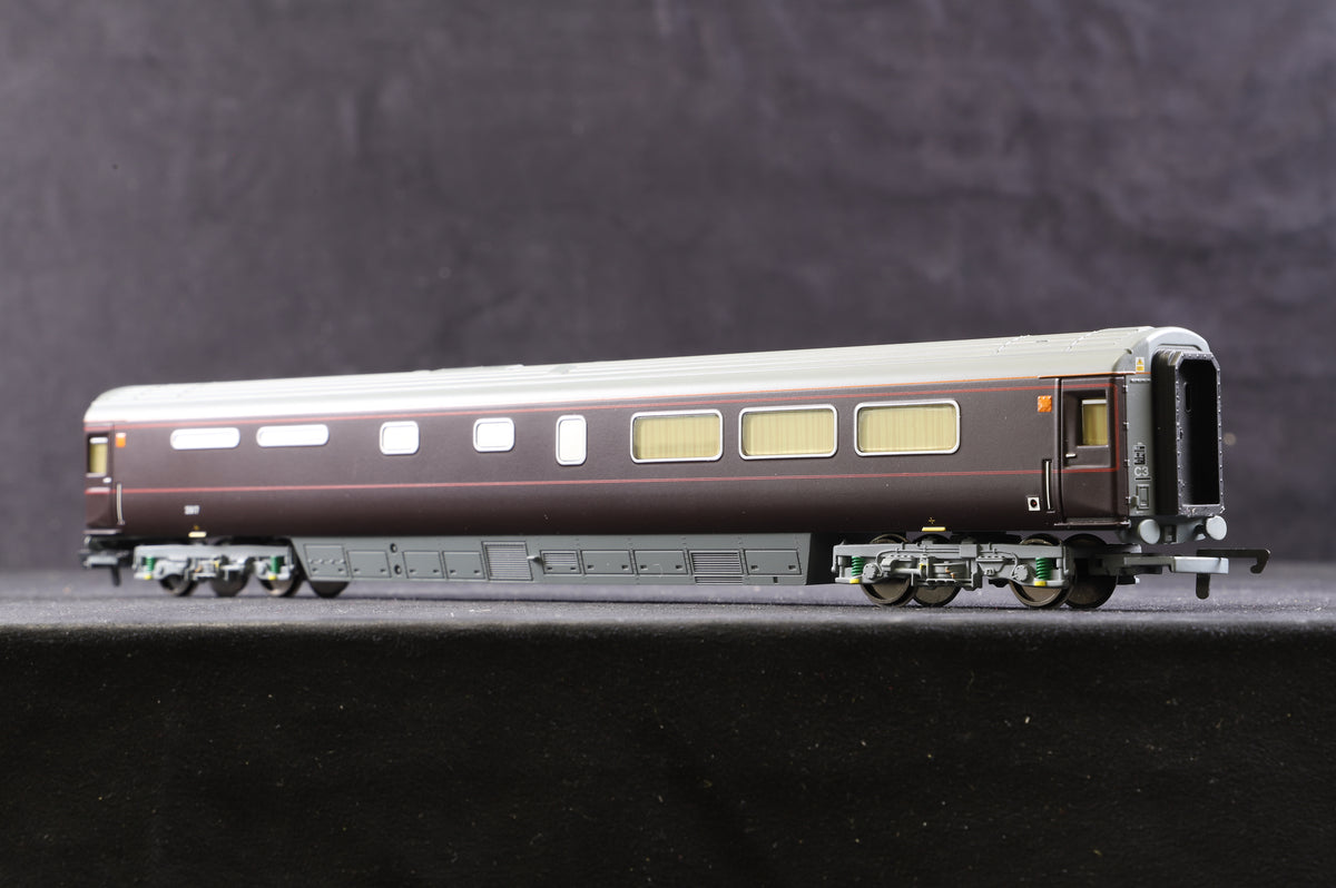 Hornby OO Rake Of 7 Royal Coaches