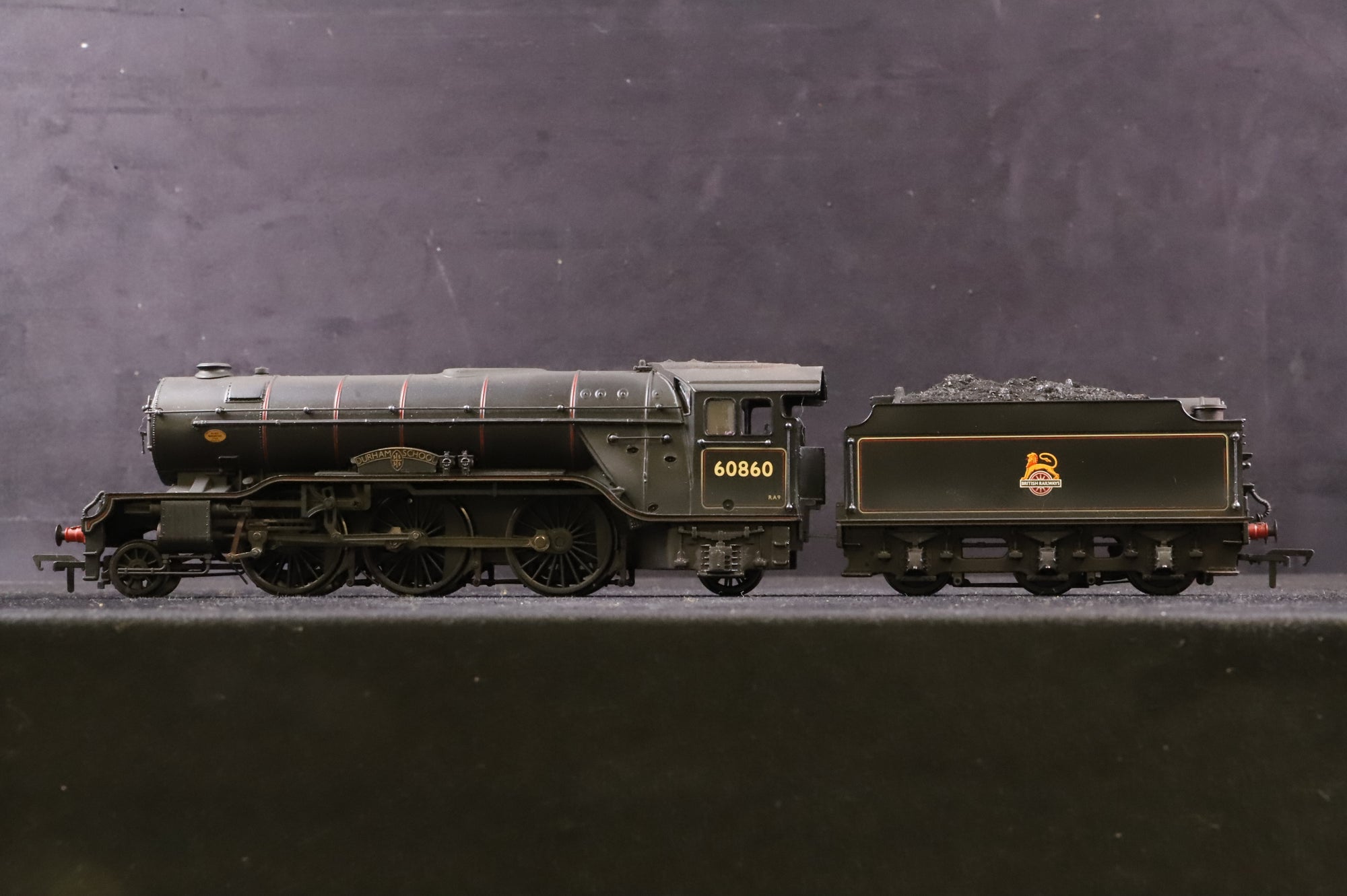 Bachmann OO 31-564 Class V2 '60860' 'Durham School' BR Black E/C Weathered