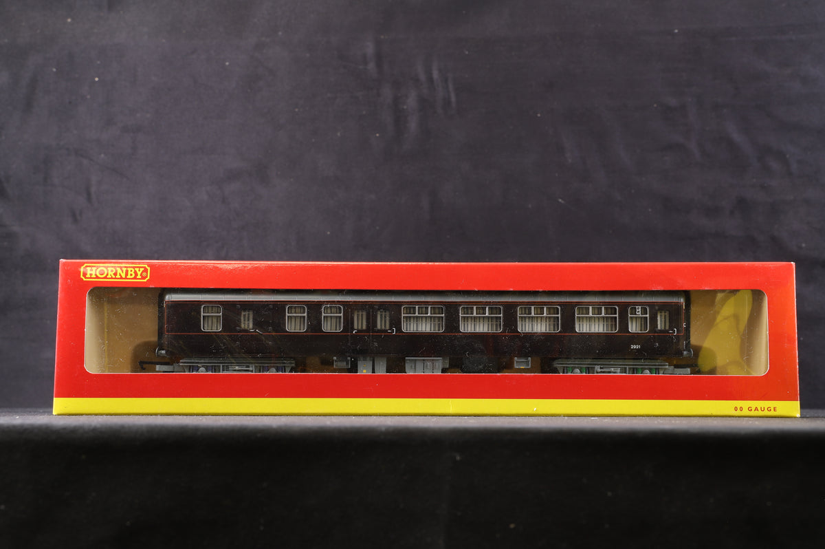 Hornby OO R4197 &#39;The Royal Train&#39; Coach Pack