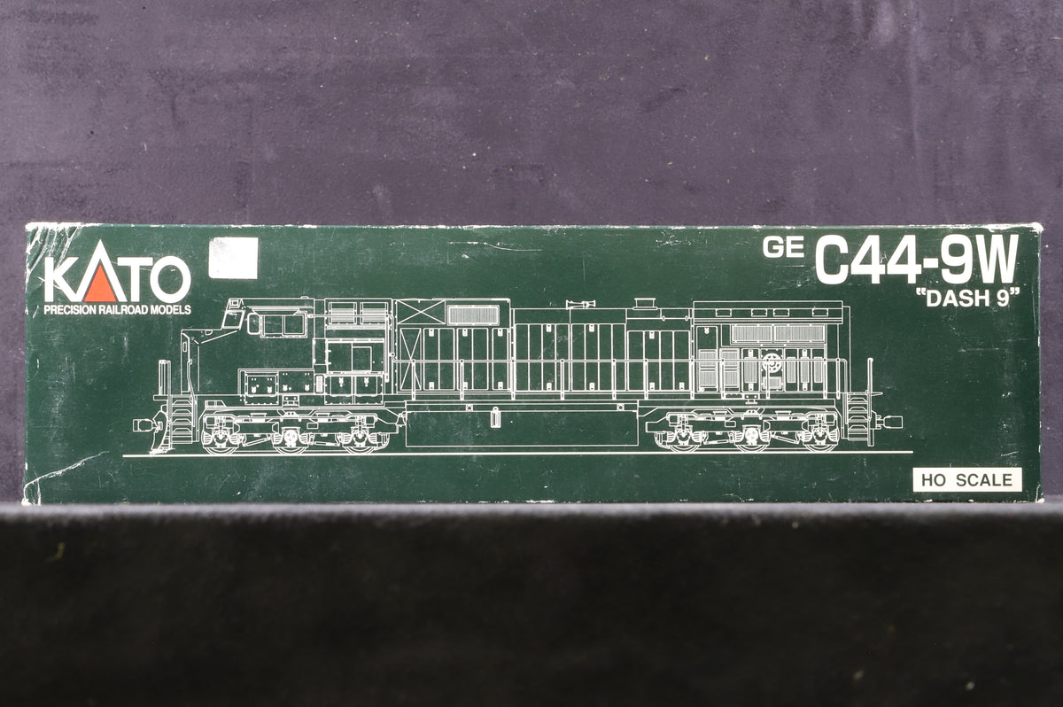 Kato HO 37-6310 GE C44-9W in Plain Grey