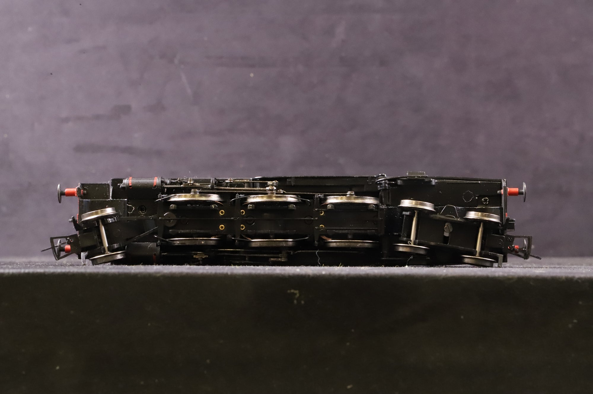 Bachmann OO 32-876 Fairburn Tank 42096 in Lined BR Black w/ Early Crests