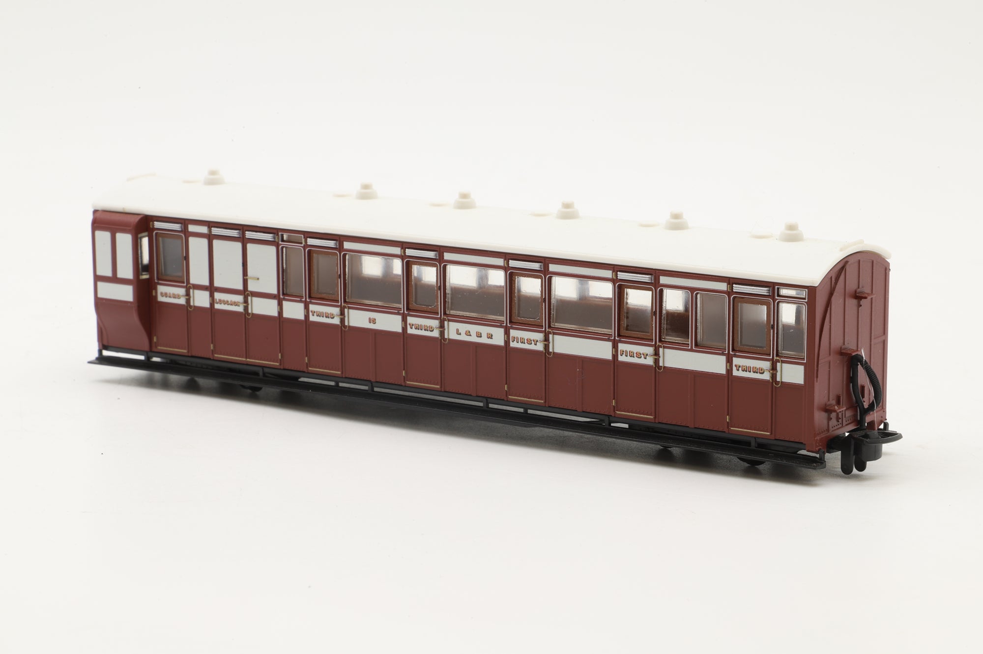 PECO OO-9 GR400A/420A Rake of 2x Narrow Gauge Coaches in L&B Maroon/Cream
