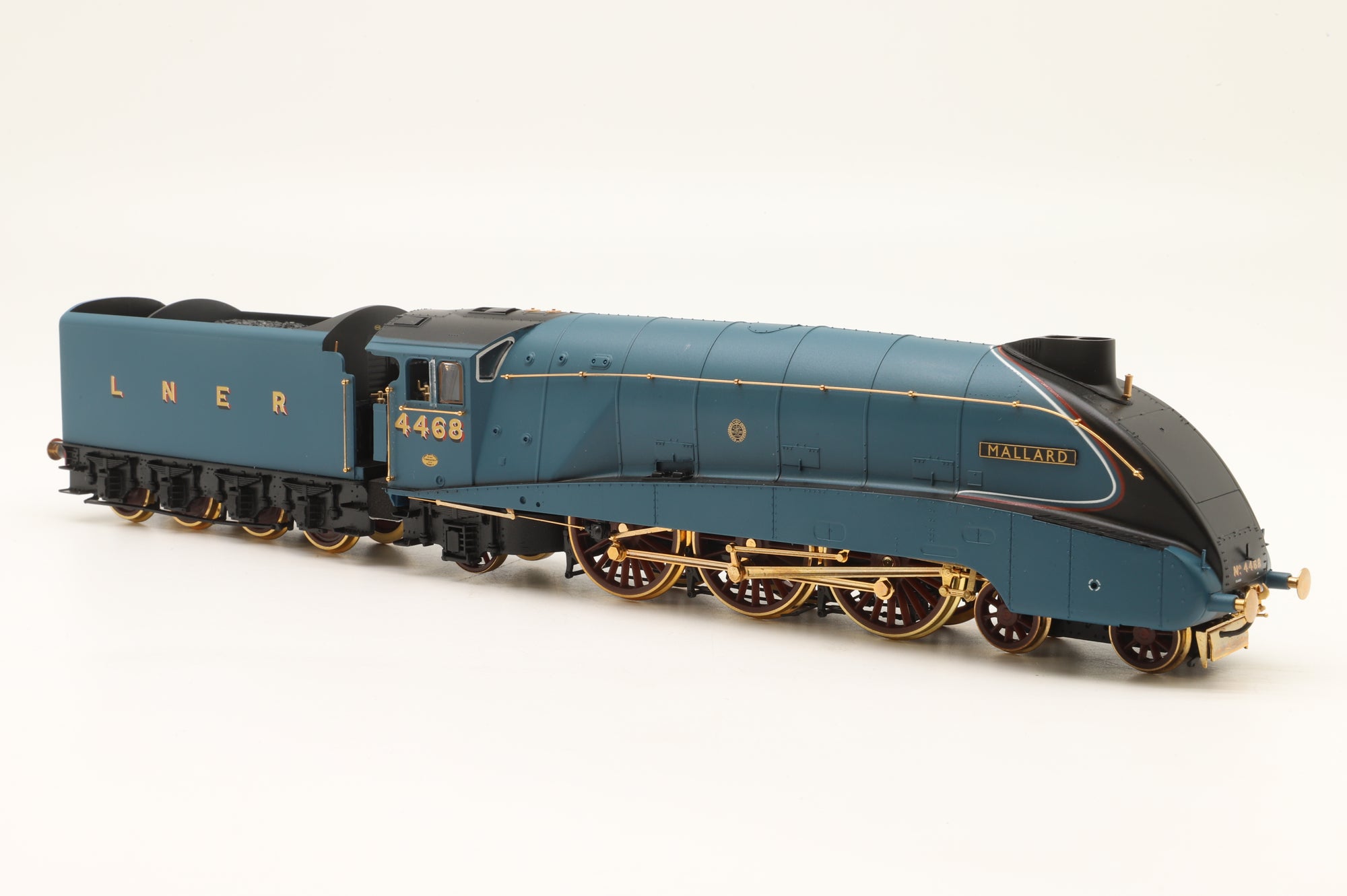 Hornby OO R3612 Class A4 'Mallard' '4468' WSR 80TH Anniversary Pack