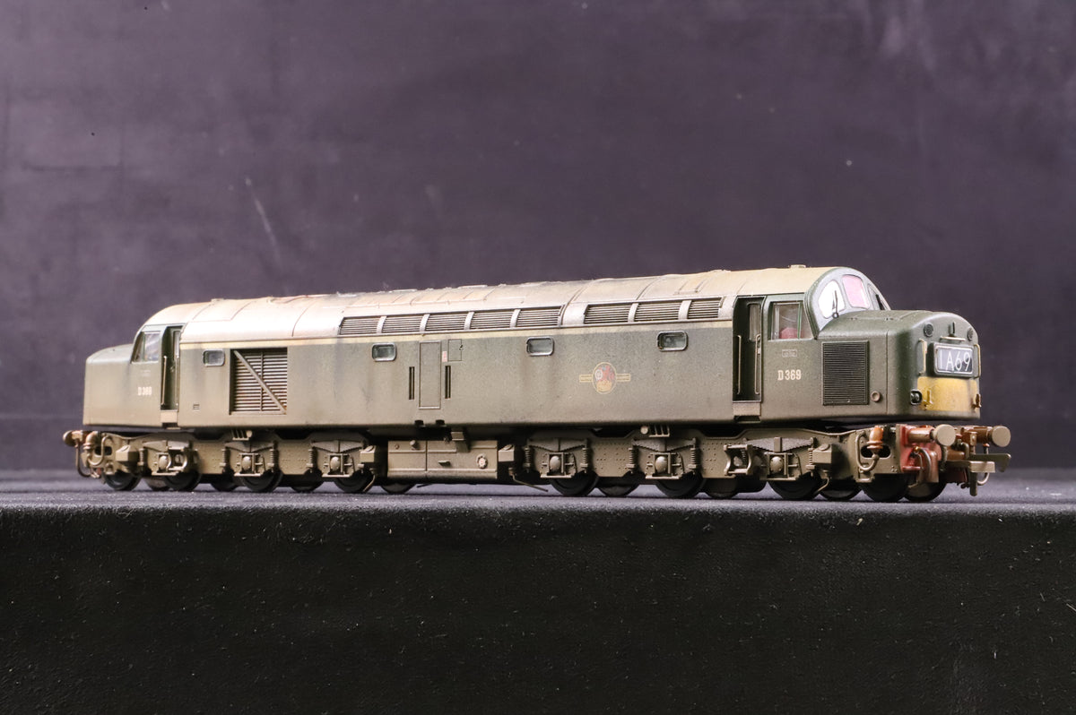 Bachmann OO 32-481WDS Class 40 D369 in BR Green w/ Small Yellow Panels &amp; White Stripe - DCC Sound &amp; Weathered
