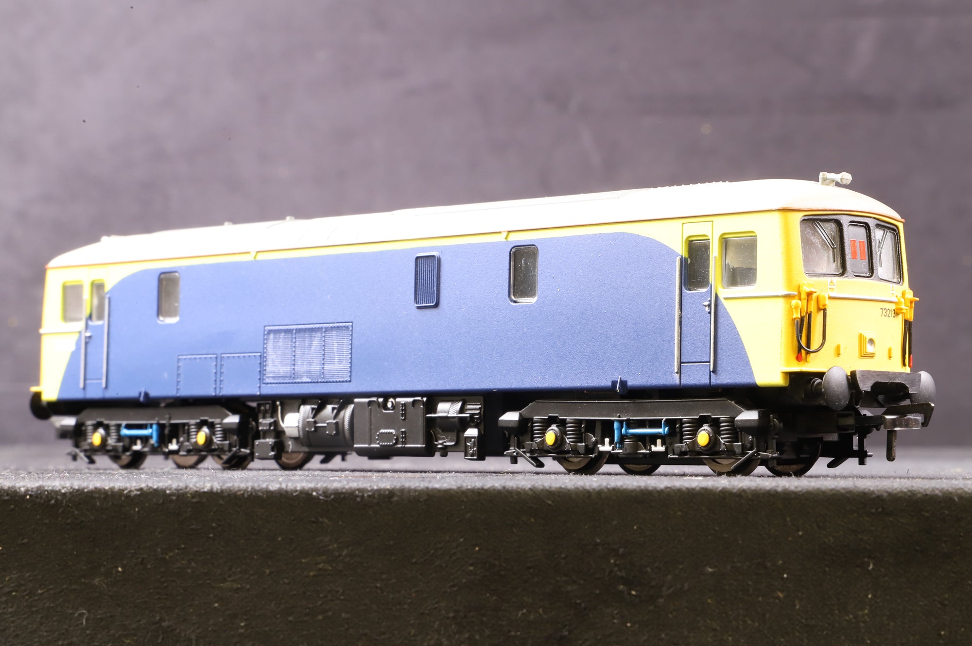 Hornby OO Class 73 '73213' Railtrack Livery Repainted & Detailed