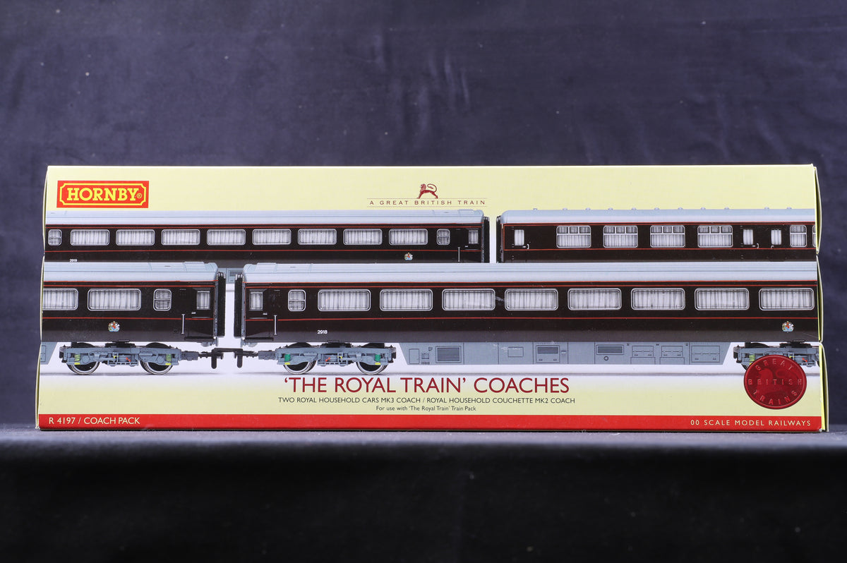 Hornby OO R4197 &#39;The Royal Train&#39; Coach Pack