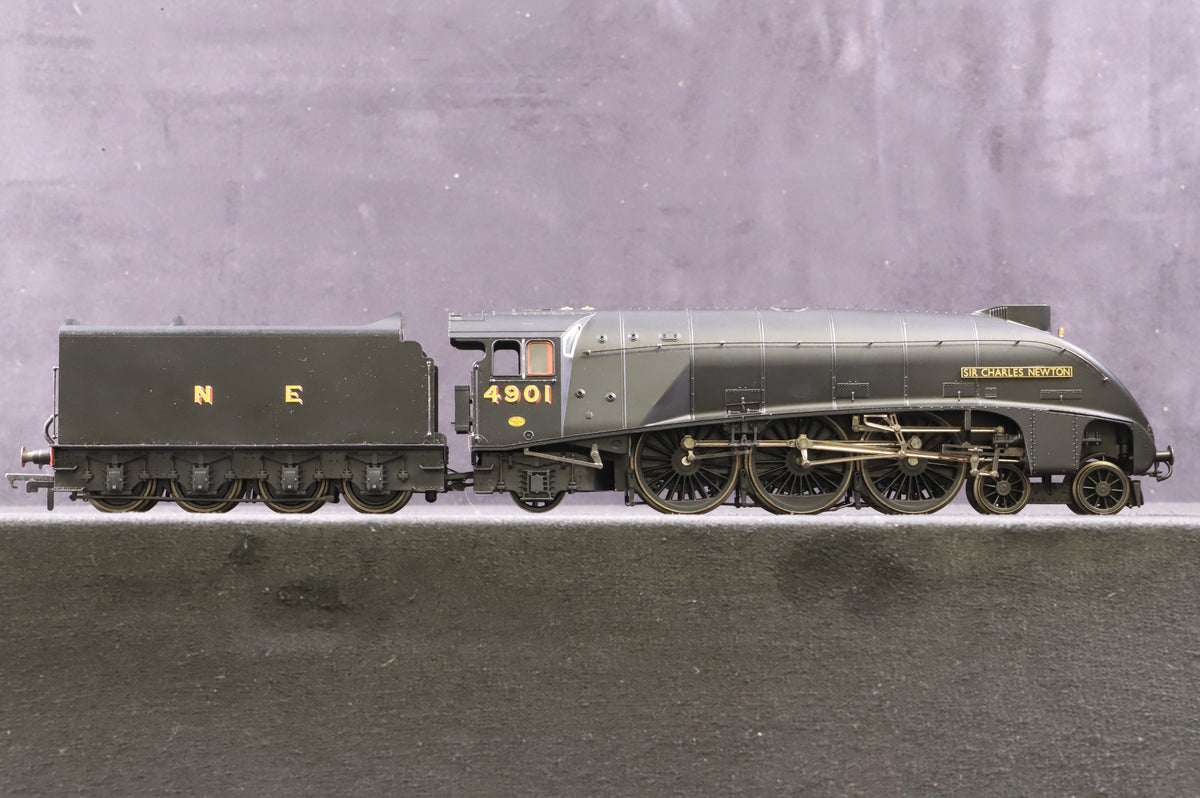 Hornby OO R2338 Class A4 &#39;4901&#39; &#39;Sir Charles Newton&#39; NE Black DCC Fitted