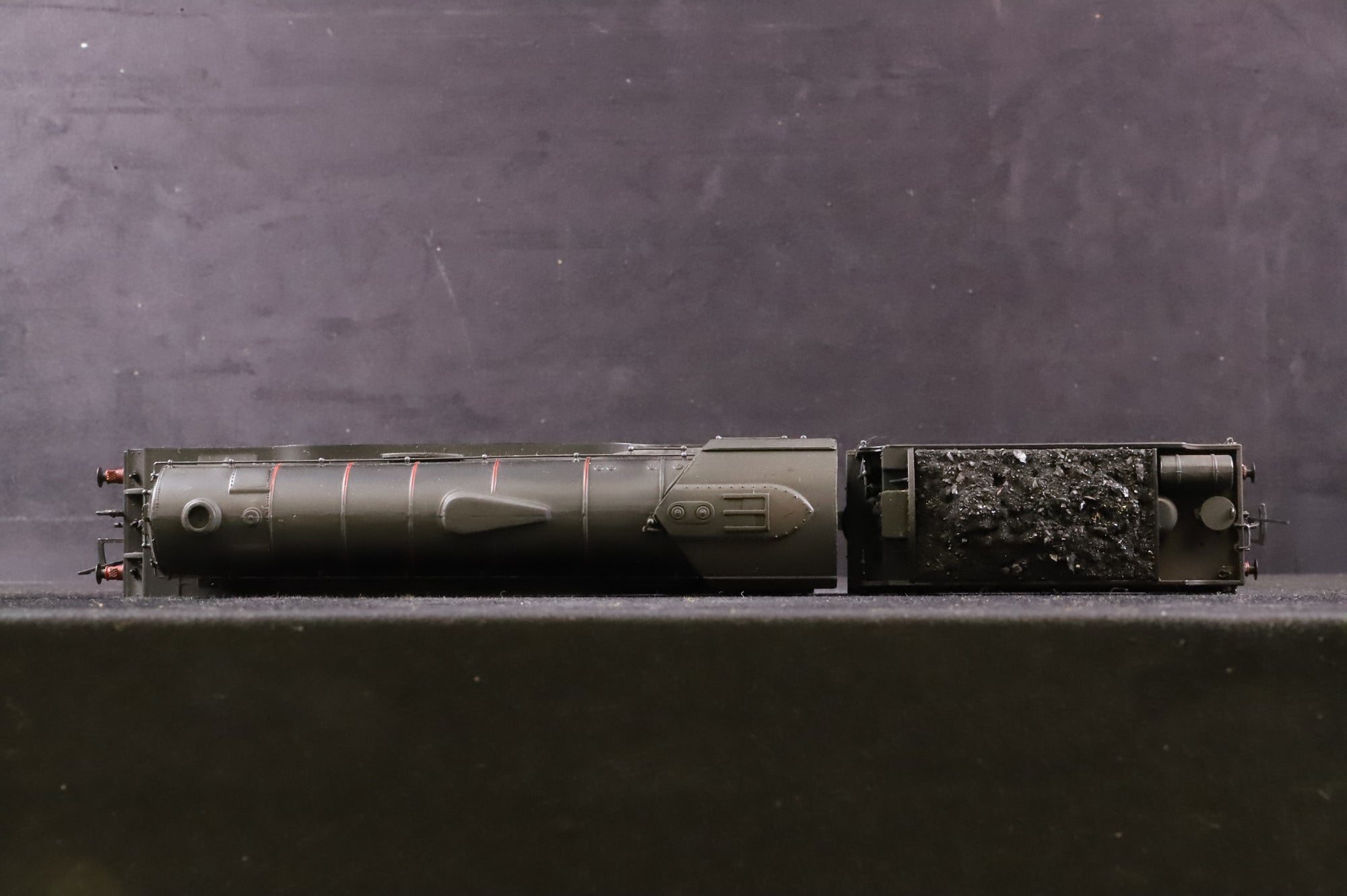 Bachmann OO 31-564 Class V2 '60860' 'Durham School' BR Black E/C Weathered