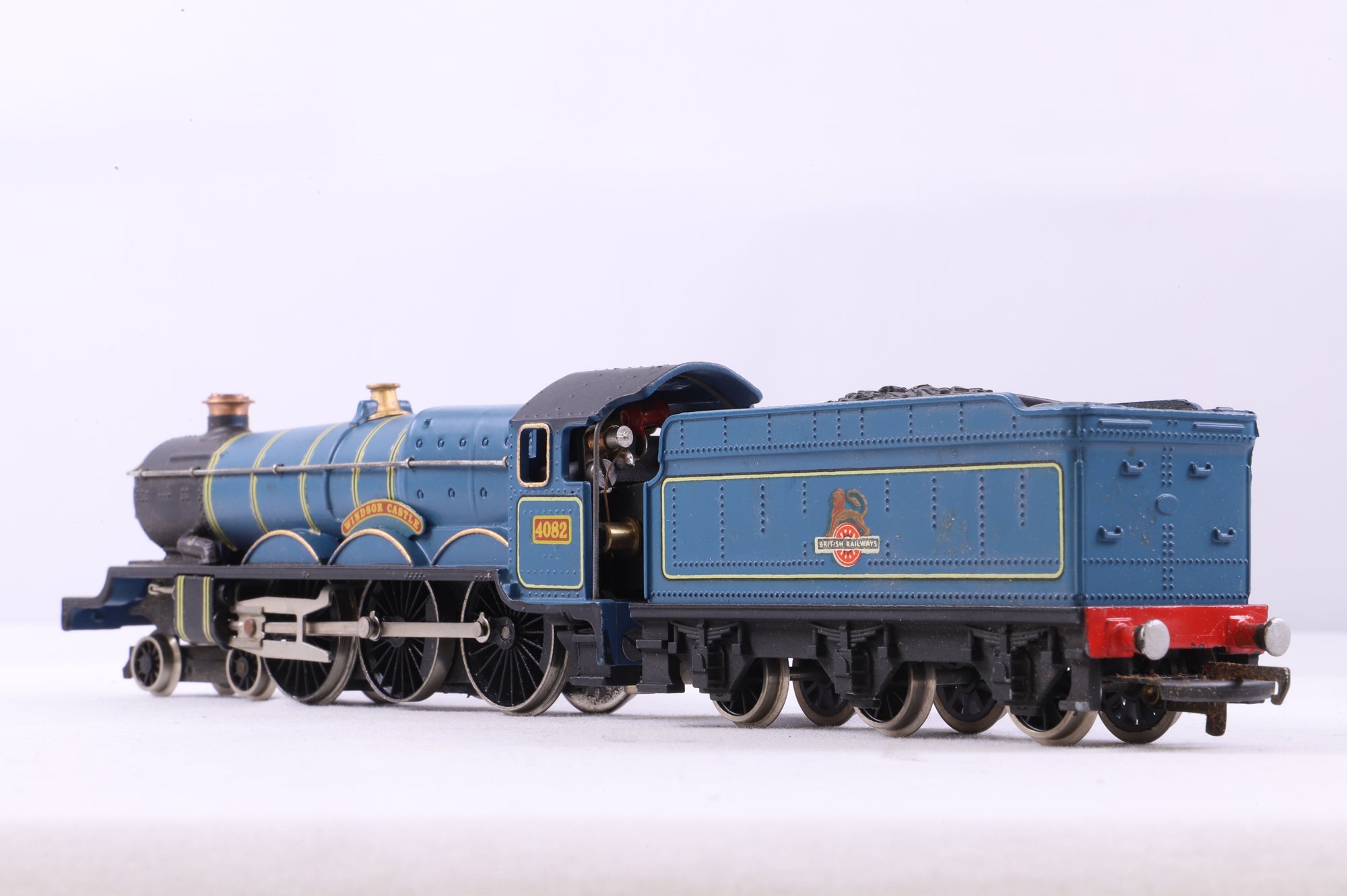 Wrenn OO W2235 Castle Class '4082' 'Windsor Castle' BR Blue