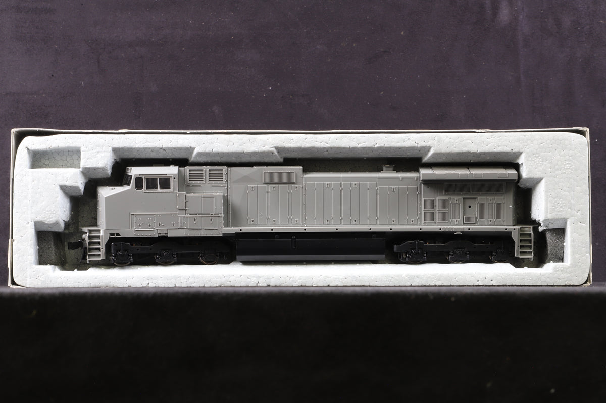 Kato HO 37-6310 GE C44-9W in Plain Grey