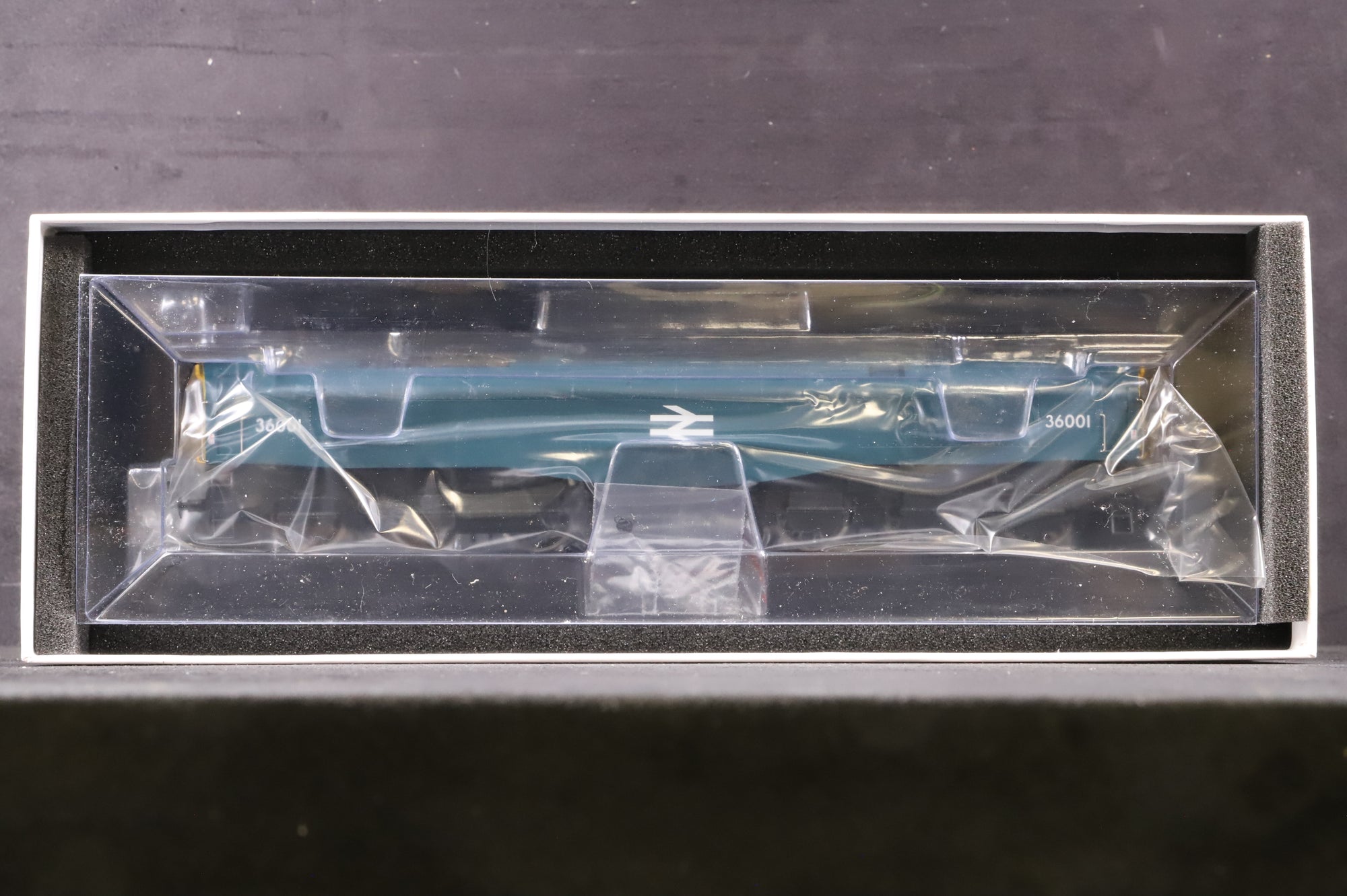 KR Models OO The Leader Locomotive BR Blue Yellow Ends DCC Fitted