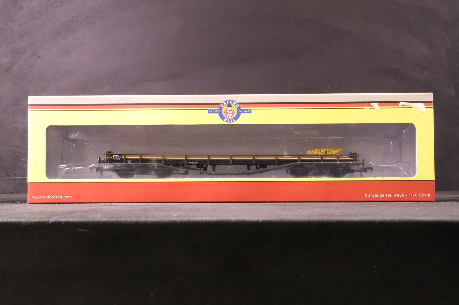 Oxford Rail OO OR76CAR001B BR Carflat B748735 in BR Bauxite
