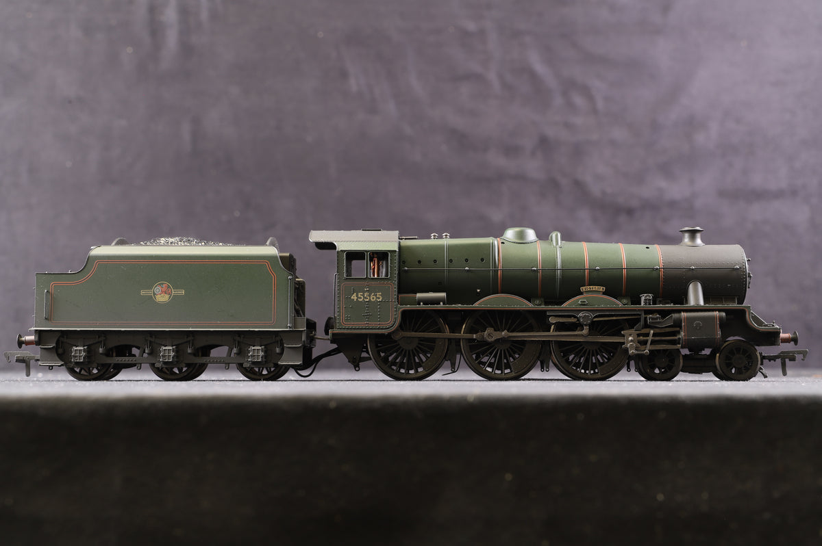 Bachmann OO Jubilee &#39;45565&#39; &#39;Victoria&#39; BR Lined Green L/C, Weathered