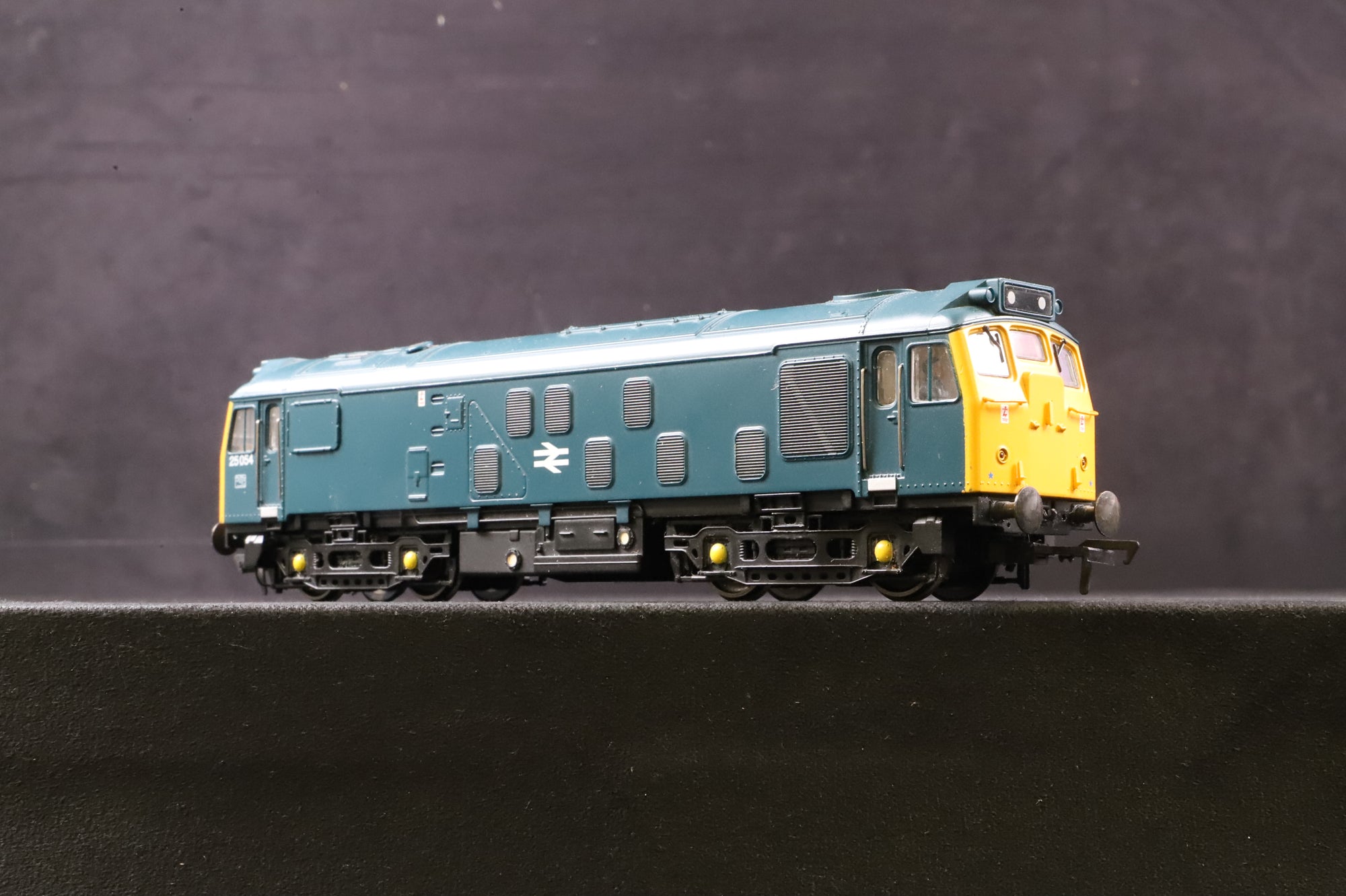 Bachmann OO 32-326 Class 25/1 25054 in BR Blue