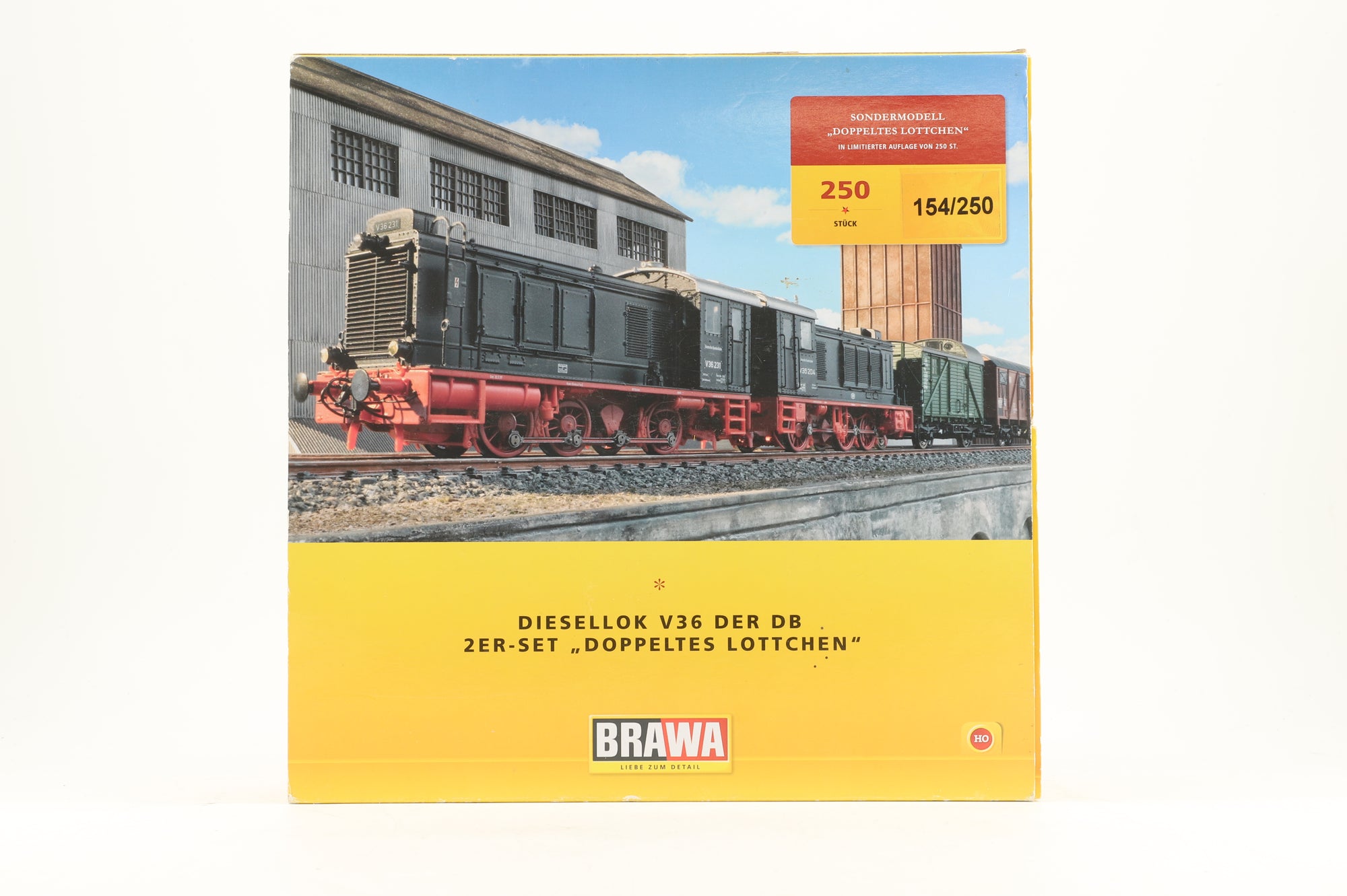 Brawa HO 41636 A/B Twin Pack of V36 Engines 204/231 in DB Black/Red - DCC Sound