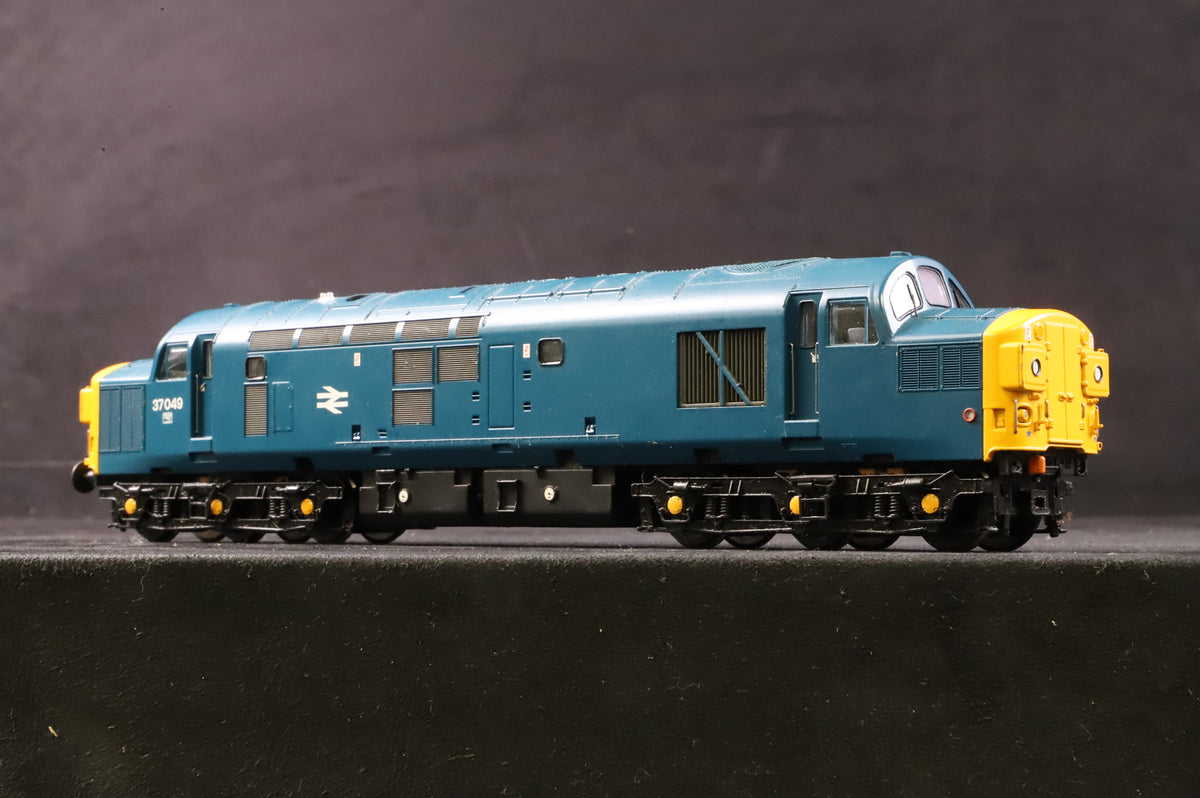 Bachmann OO 32-783DS Class 37 37049 in BR Blue