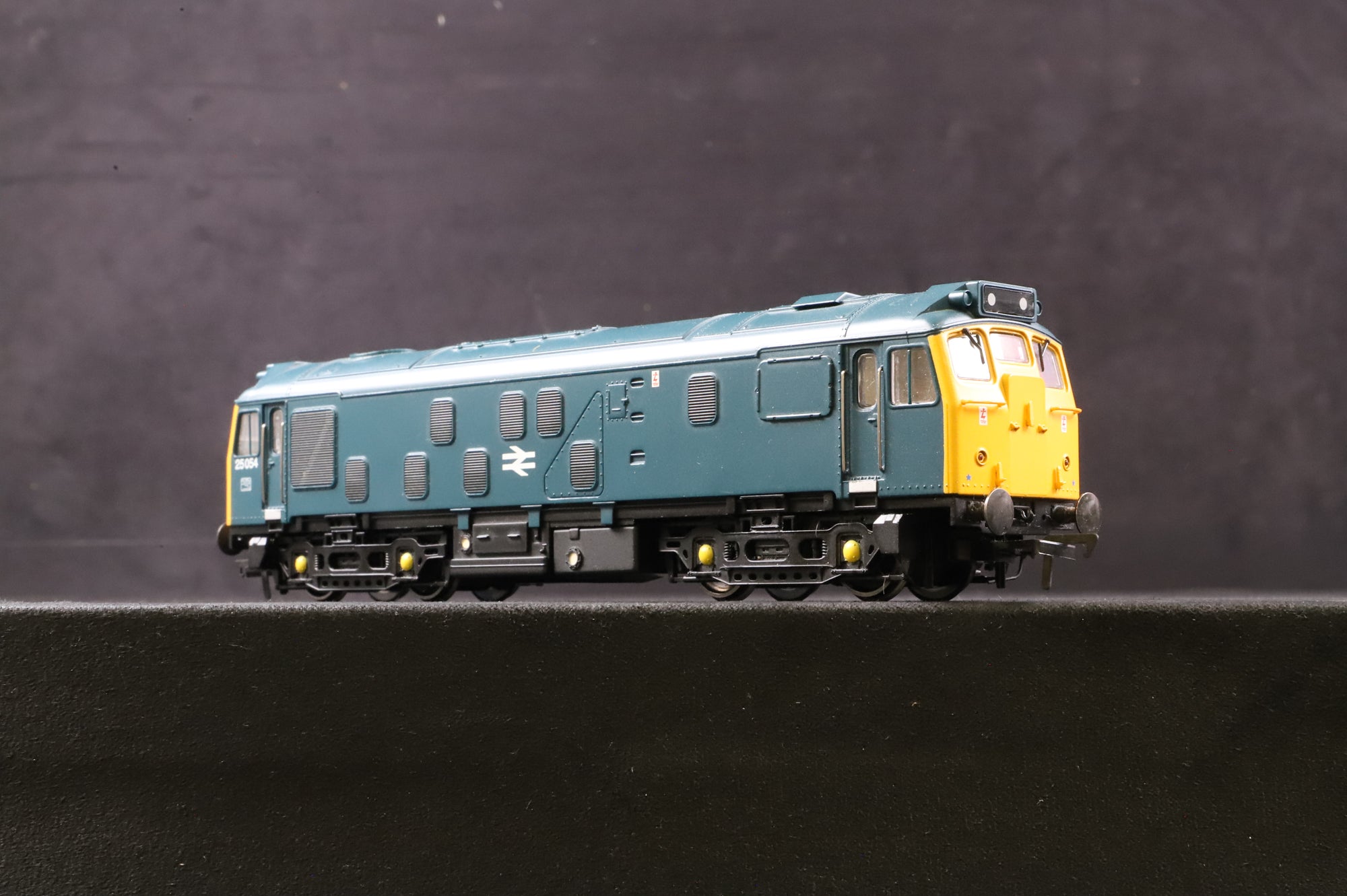 Bachmann OO 32-326 Class 25/1 25054 in BR Blue