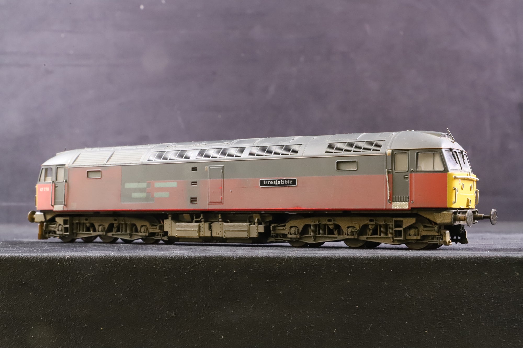 Heljan OO 4620 Class 47 47778 'Irresistible' in BR RES Livery - DCC Sound & Weathered