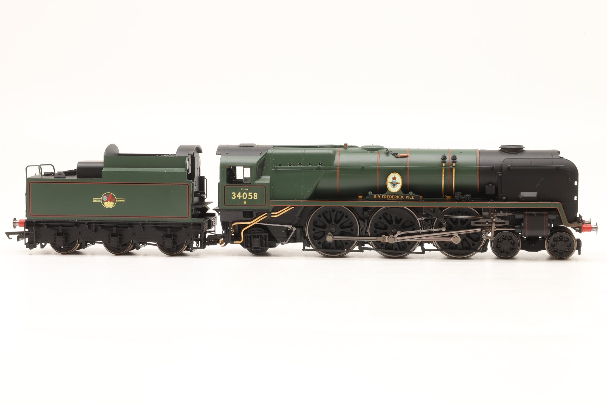 Hornby OO R2709 Battle of Britain Class '45058' 'Sir Frederick Pile' BR Lined Green L/C