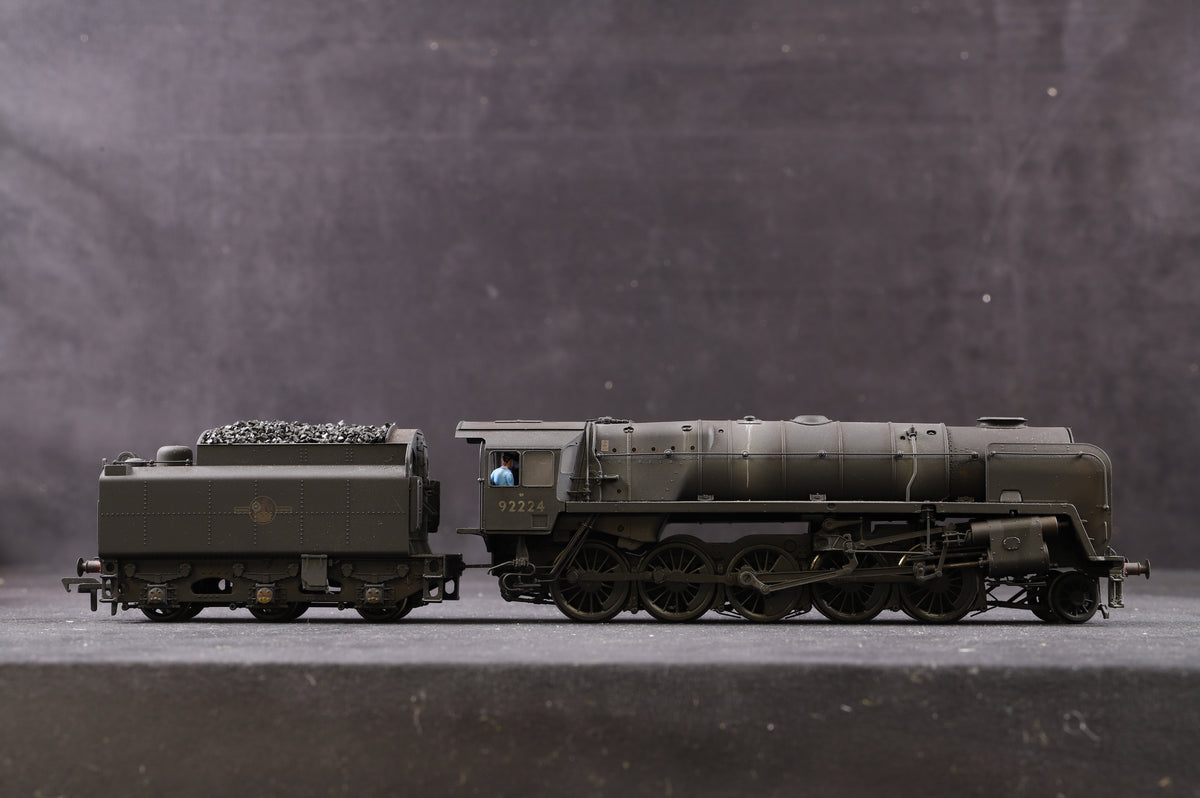 Bachmann OO 32-860 BR Standard Class 9F &#39;92211&#39; BR Black L/C Weathered