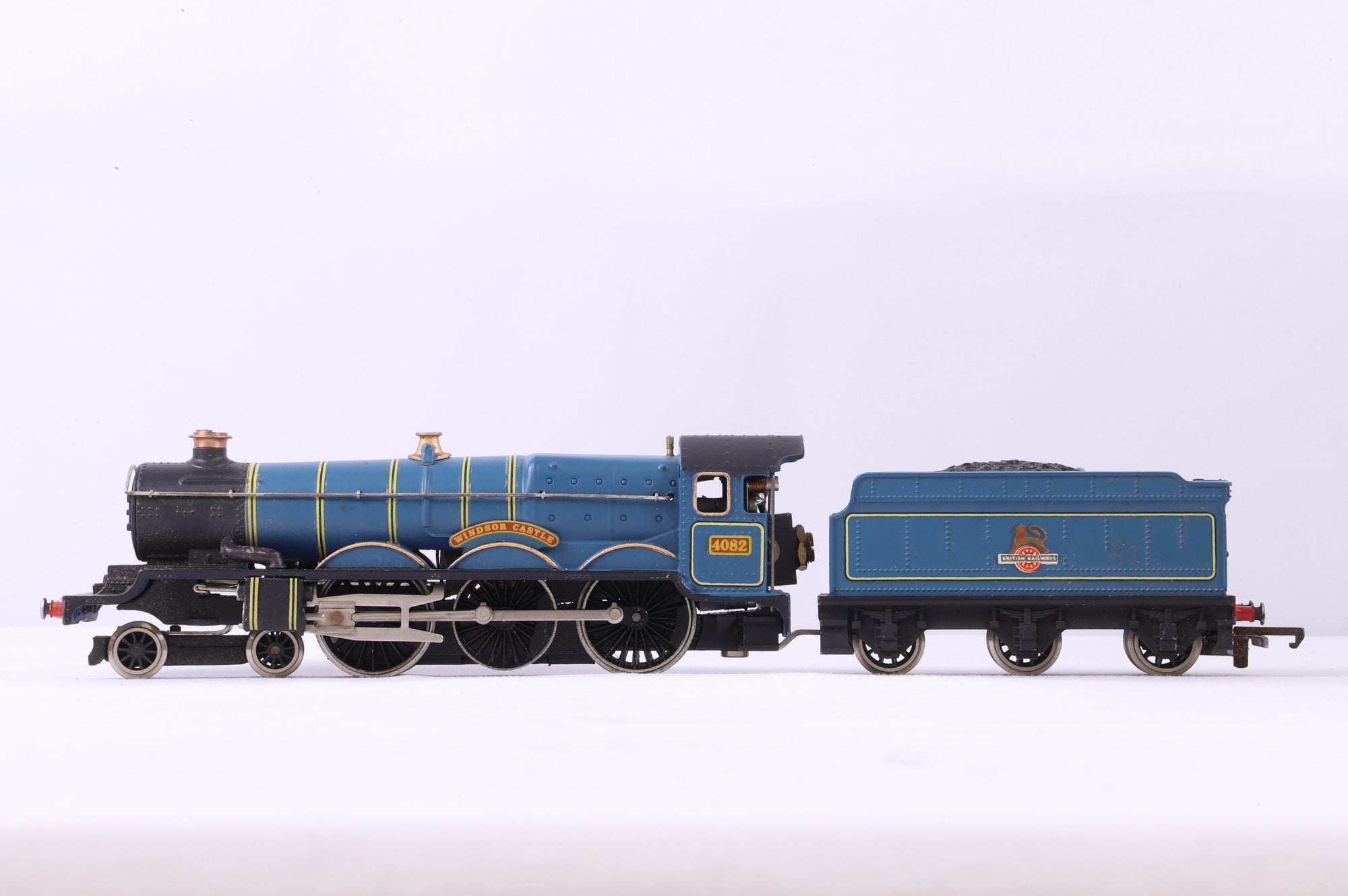 Wrenn OO W2235 Castle Class '4082' 'Windsor Castle' BR Blue