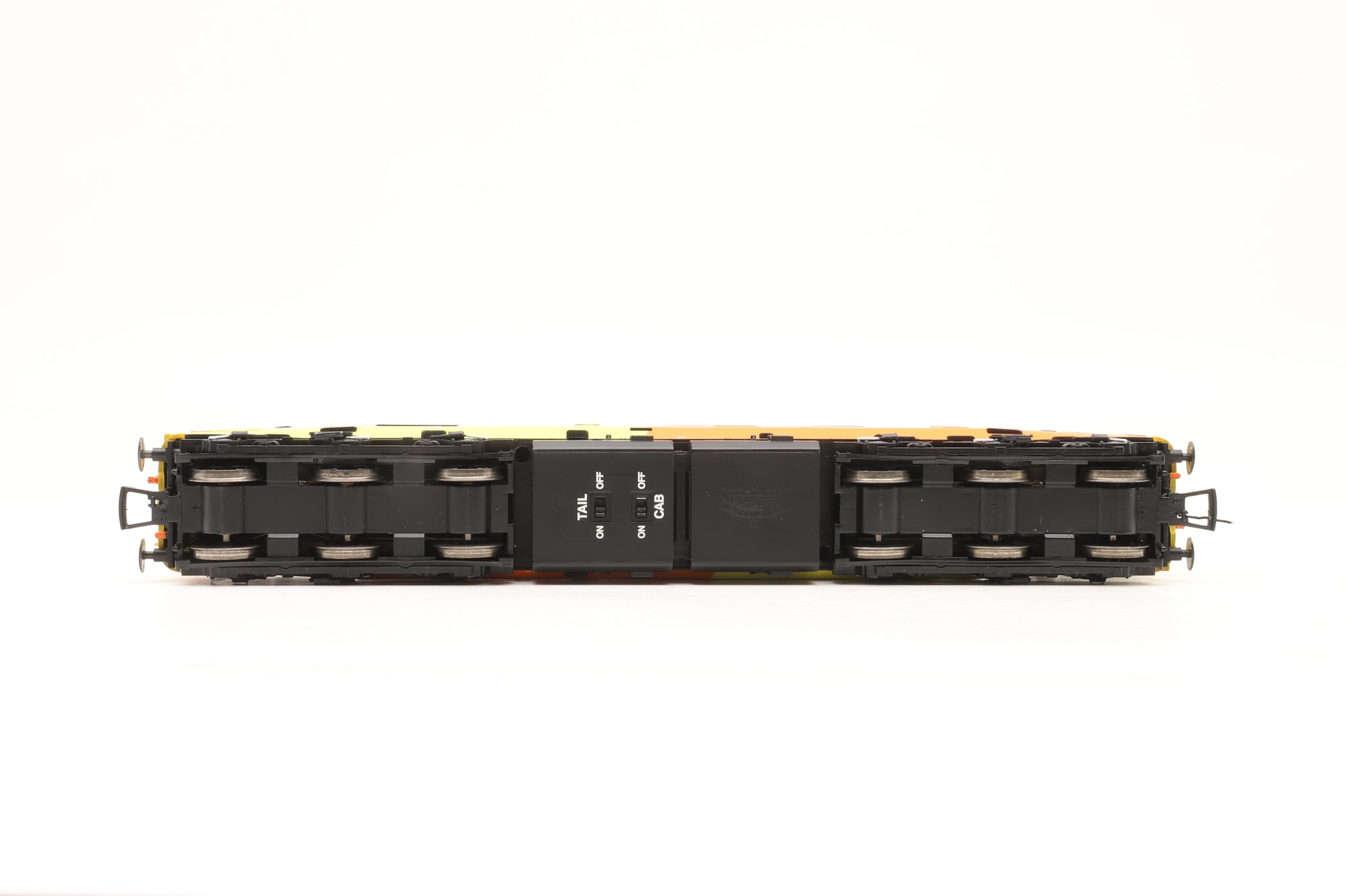 Bachmann OO 32-389 Class 37/4 37421 in Colas Rail Livery