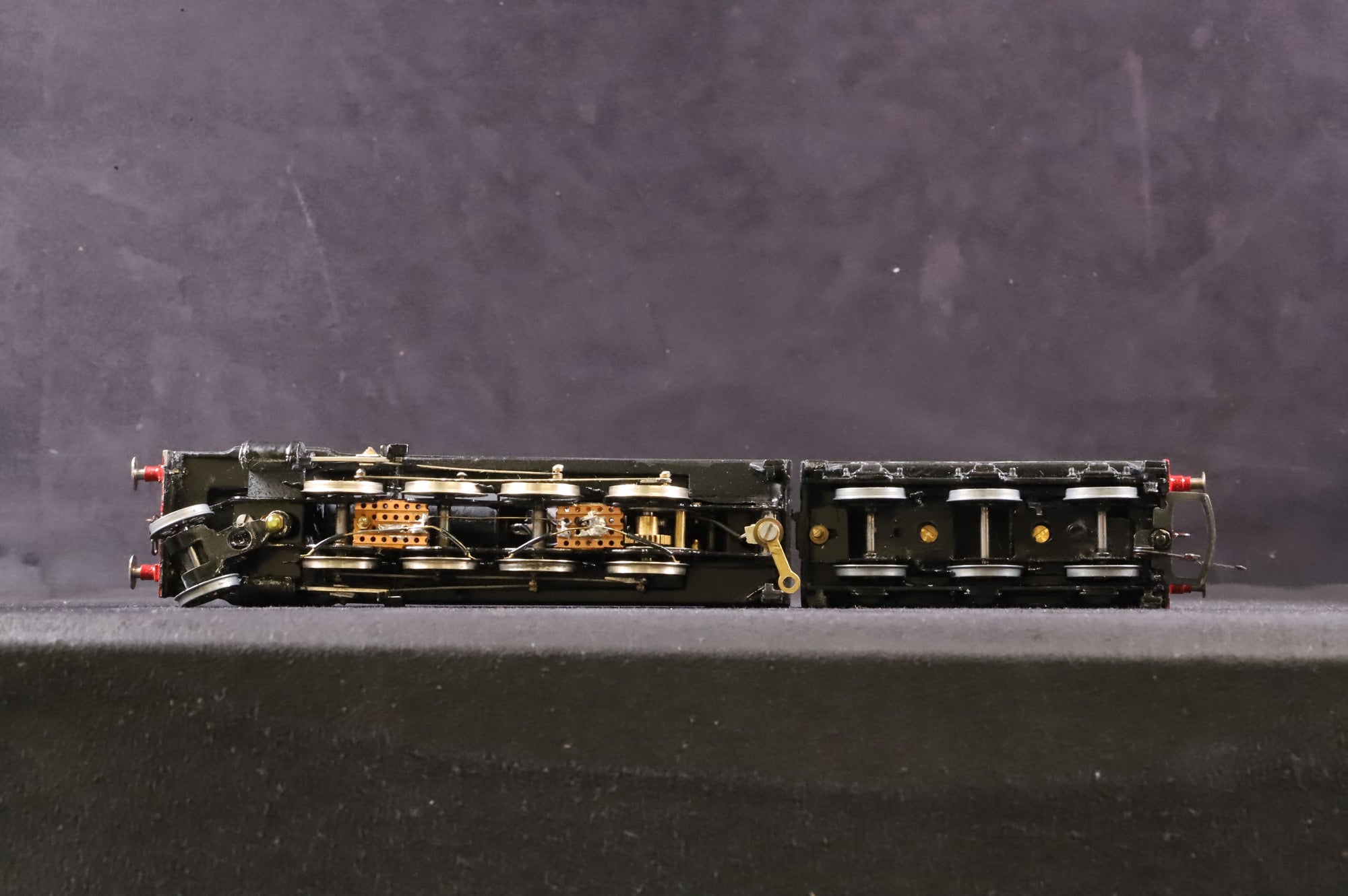 Nu-Cast OO NC005 04 Class 2-8-0 '63707' BR Black E/C Kit Built