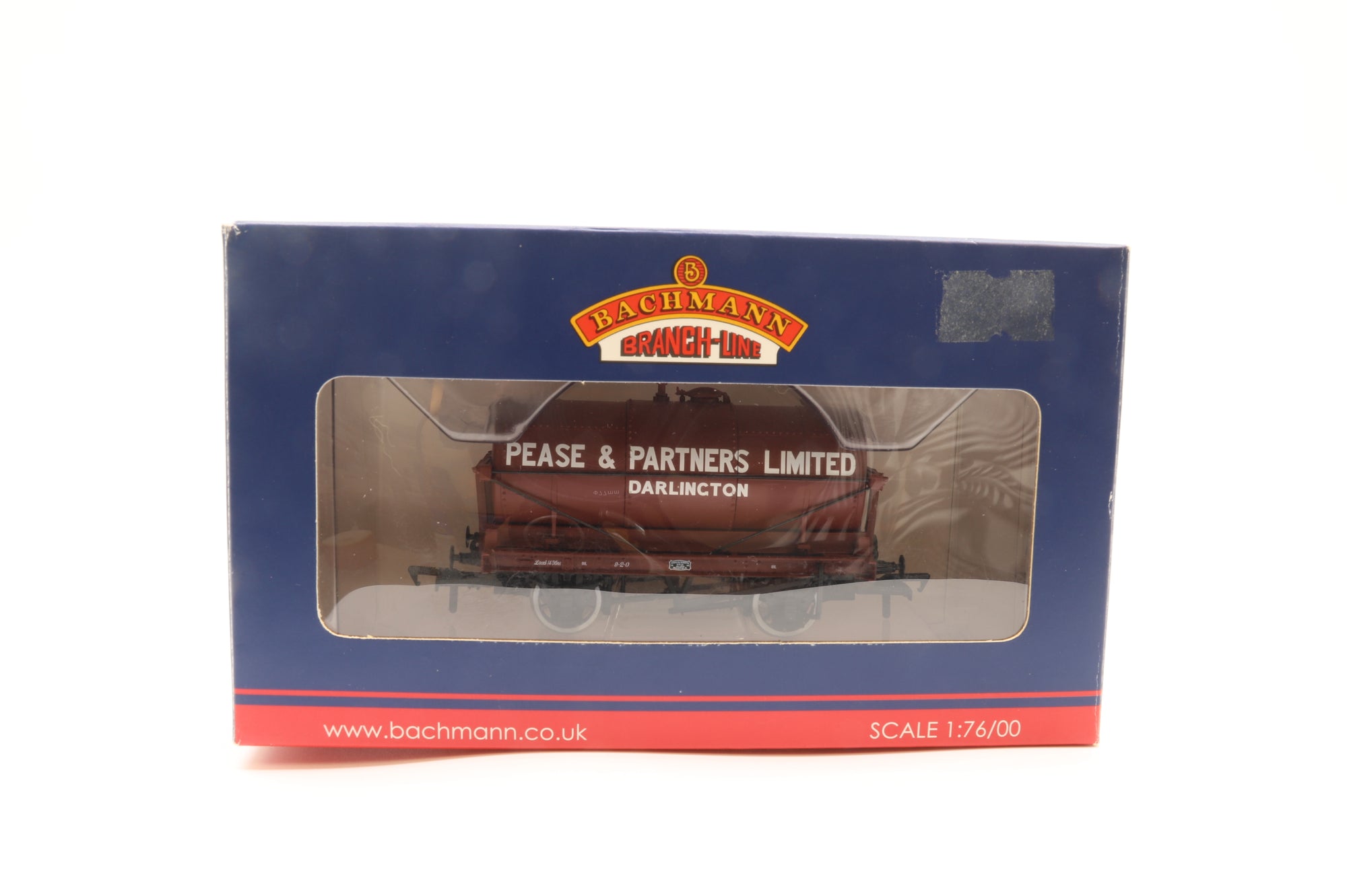 Bachmann OO Rake of 4 14T Tanks Wagons Pease & Partners Limited Inc. 37-662