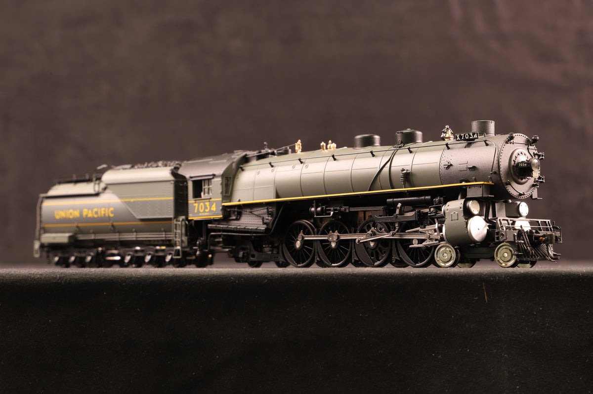 Broadway Limited Imports HO Union Pacific 4-8-2 &#39;7034&#39;, DCC Sound