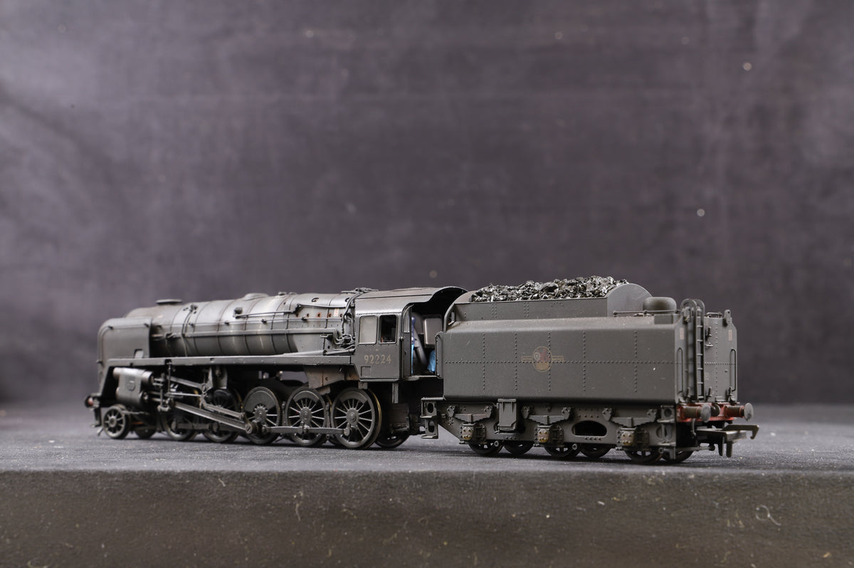 Bachmann OO 32-860 BR Standard Class 9F &#39;92211&#39; BR Black L/C Weathered