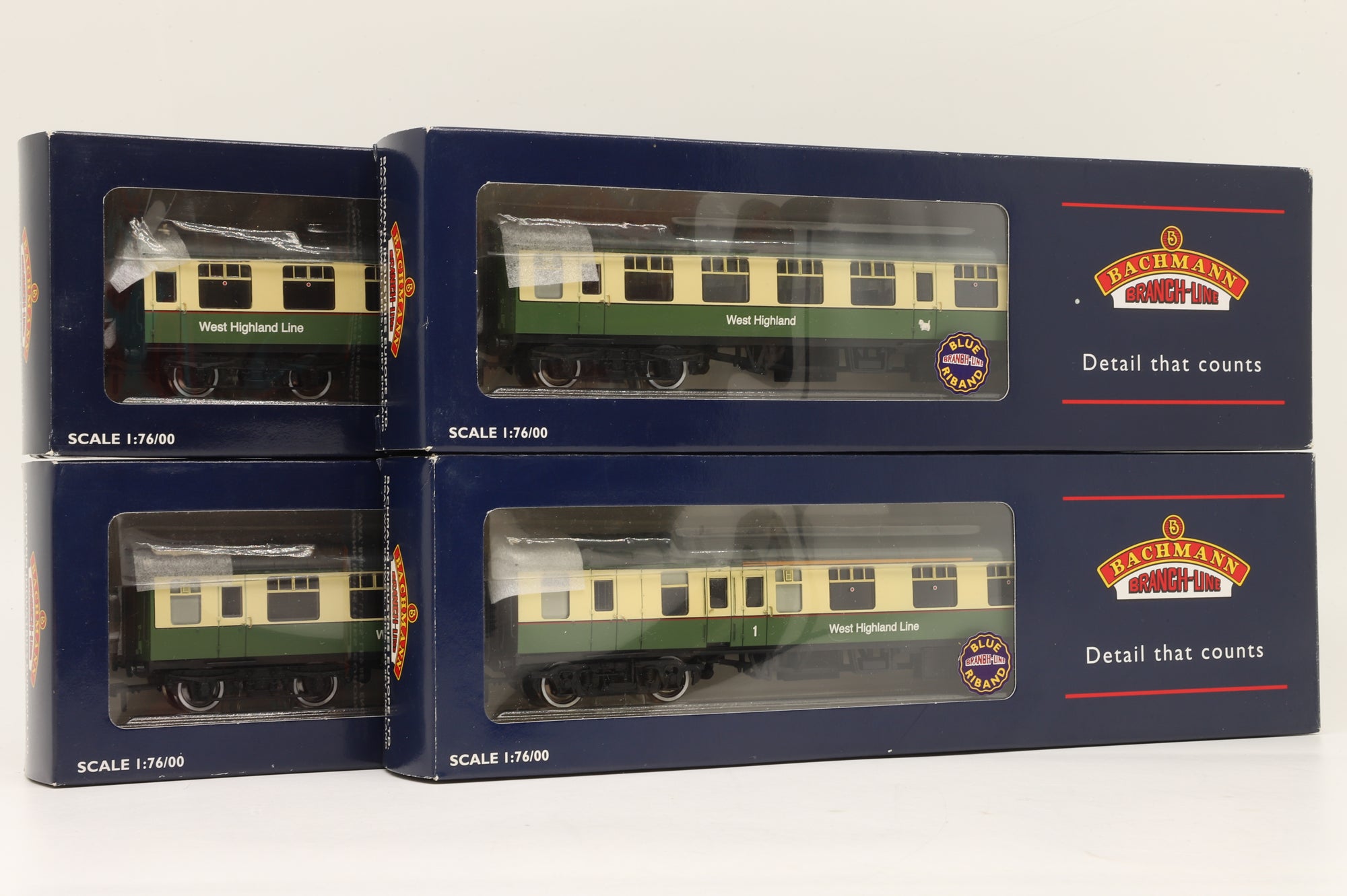 Bachmann OO Rake Of 4 BR Mk1 West Highland Line Coaches Inc. 39-000Y, 39-000X x2 & 39-000Z