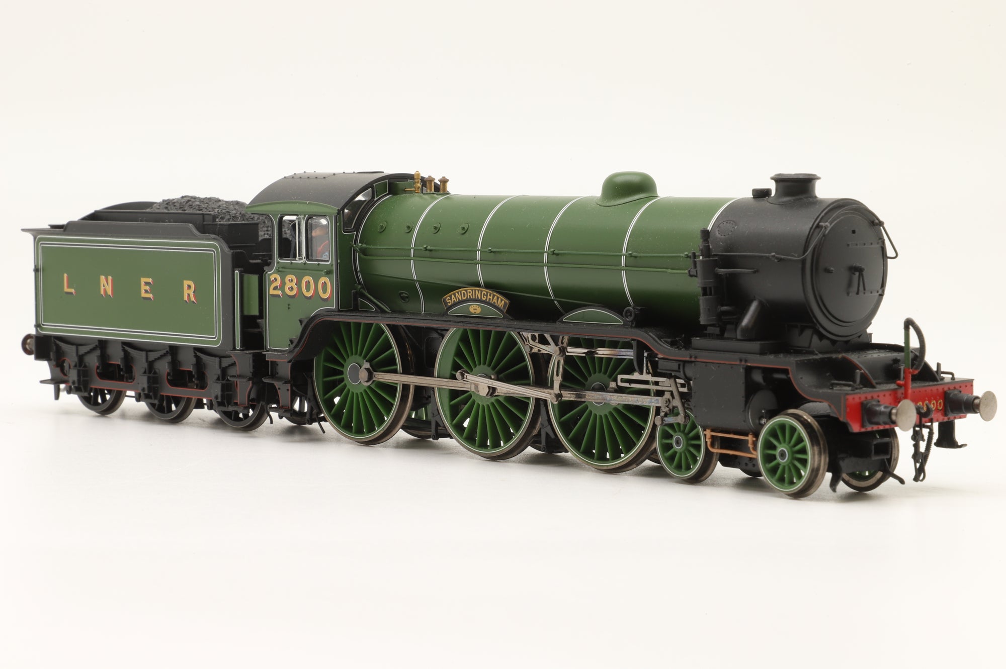 Hornby OO R2920 LNER Class B17/1 'Sandringham' '2800', DCC Sound
