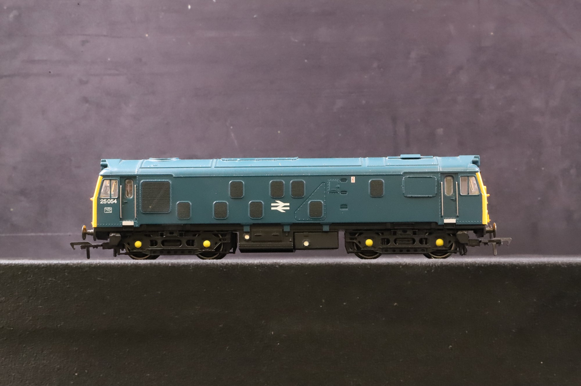 Bachmann OO 32-326 Class 25/1 25054 in BR Blue
