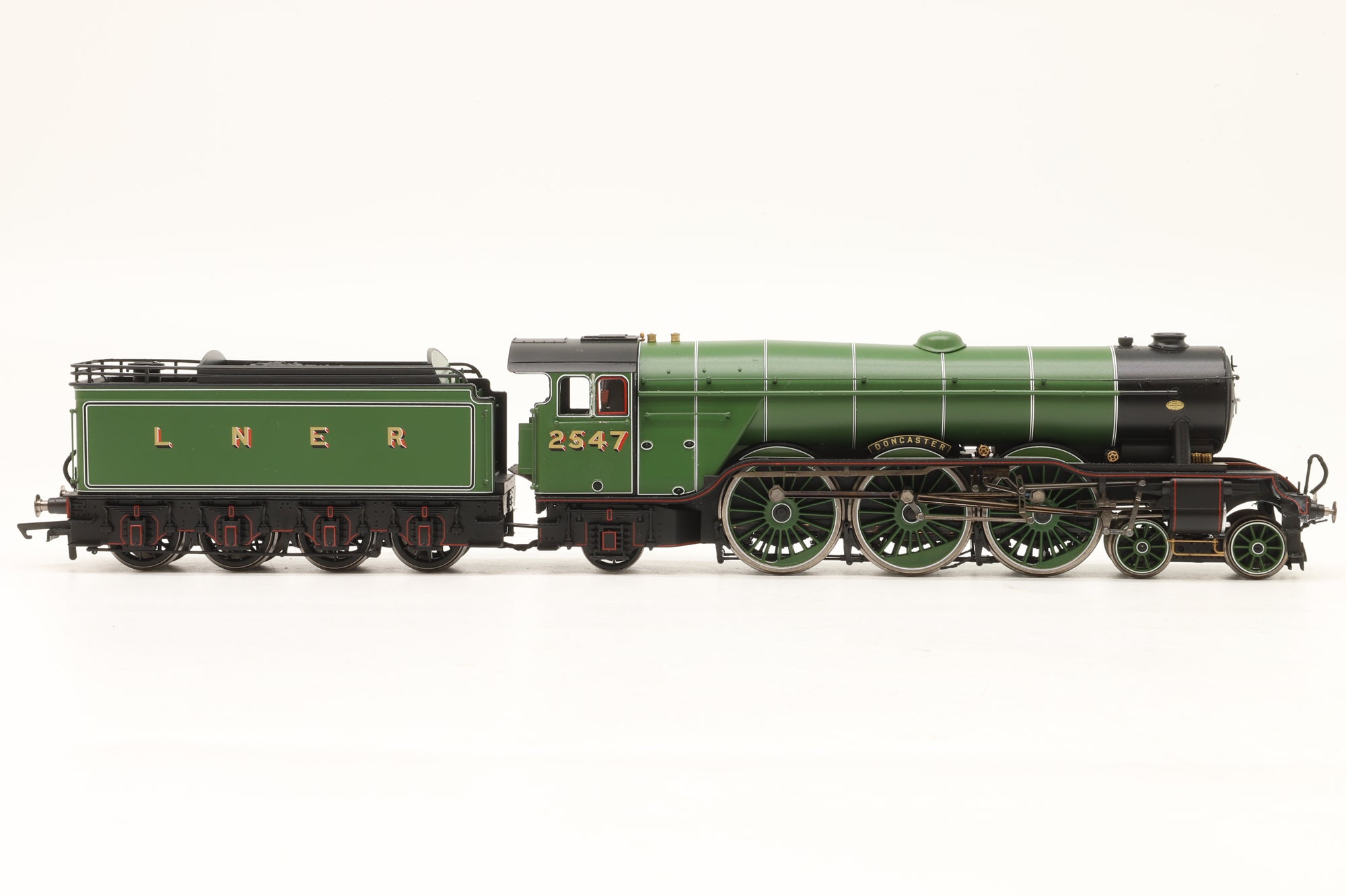 Hornby OO R3990 LNER Class A1 4-6-2 'Doncaster' No. 2547