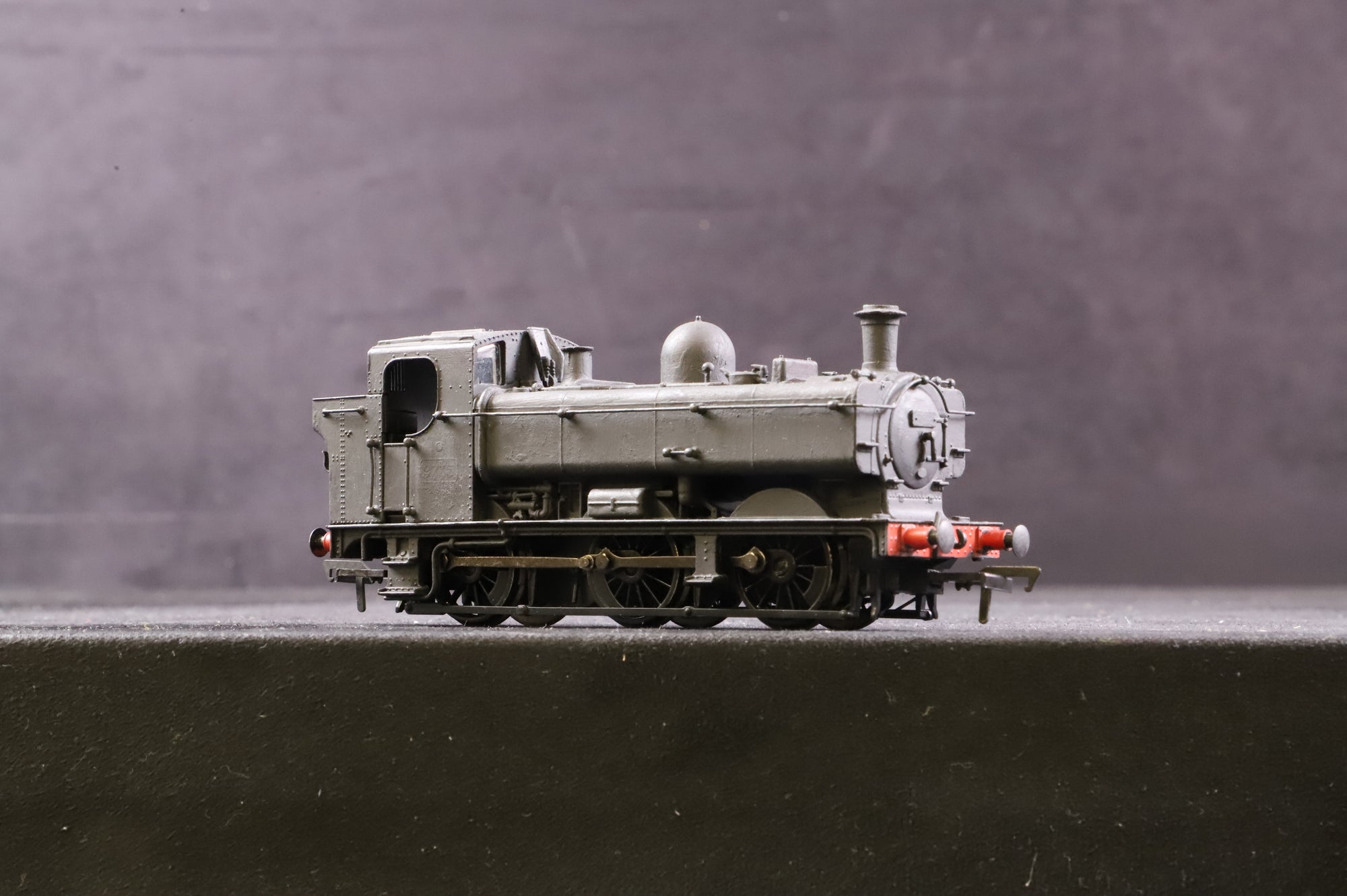 WORKSHOP Bachmann OO Pannier Tank 0-6-0 Repainted