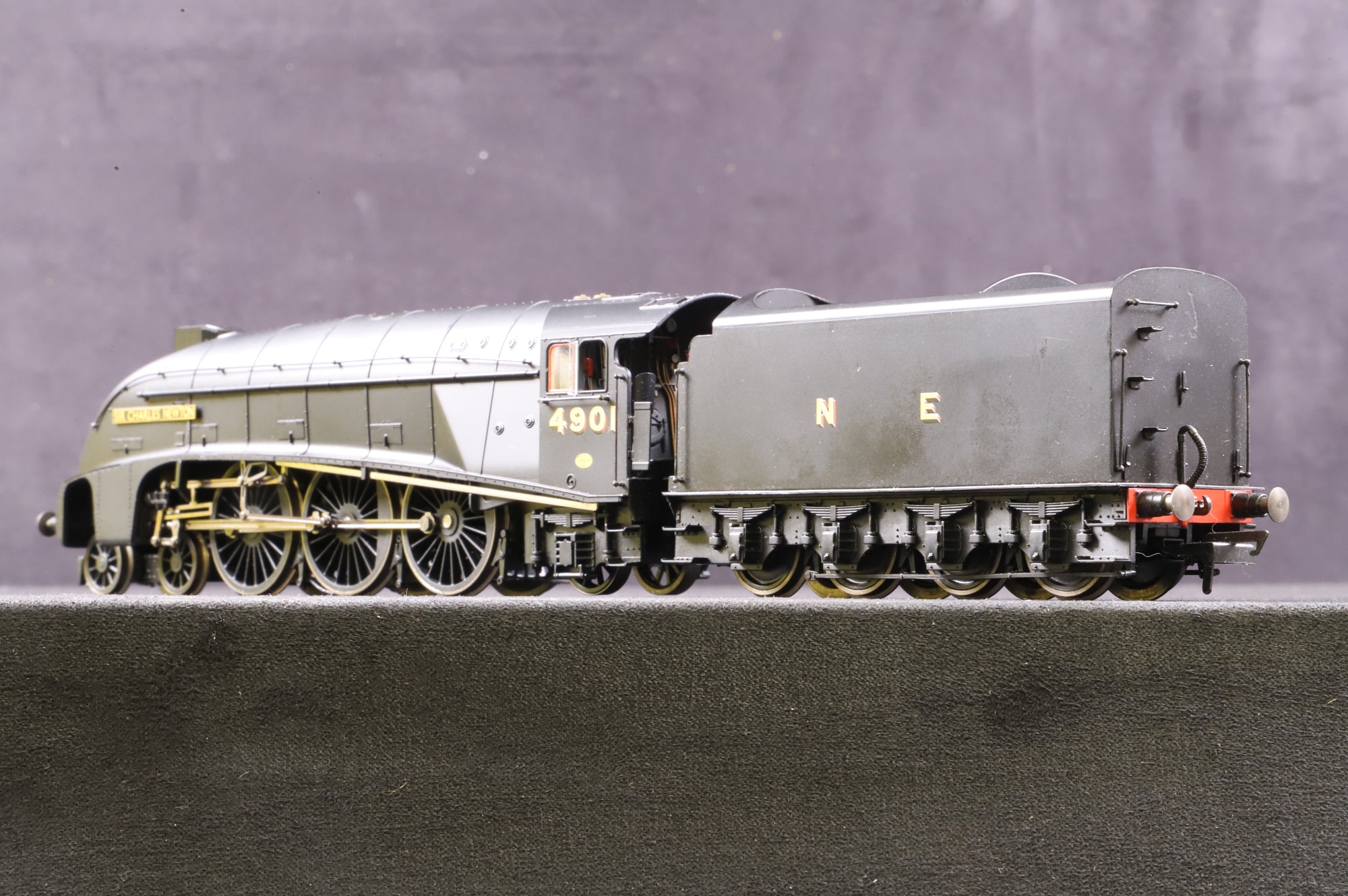 Hornby OO R2338 Class A4 '4901' 'Sir Charles Newton' NE Black DCC Fitted