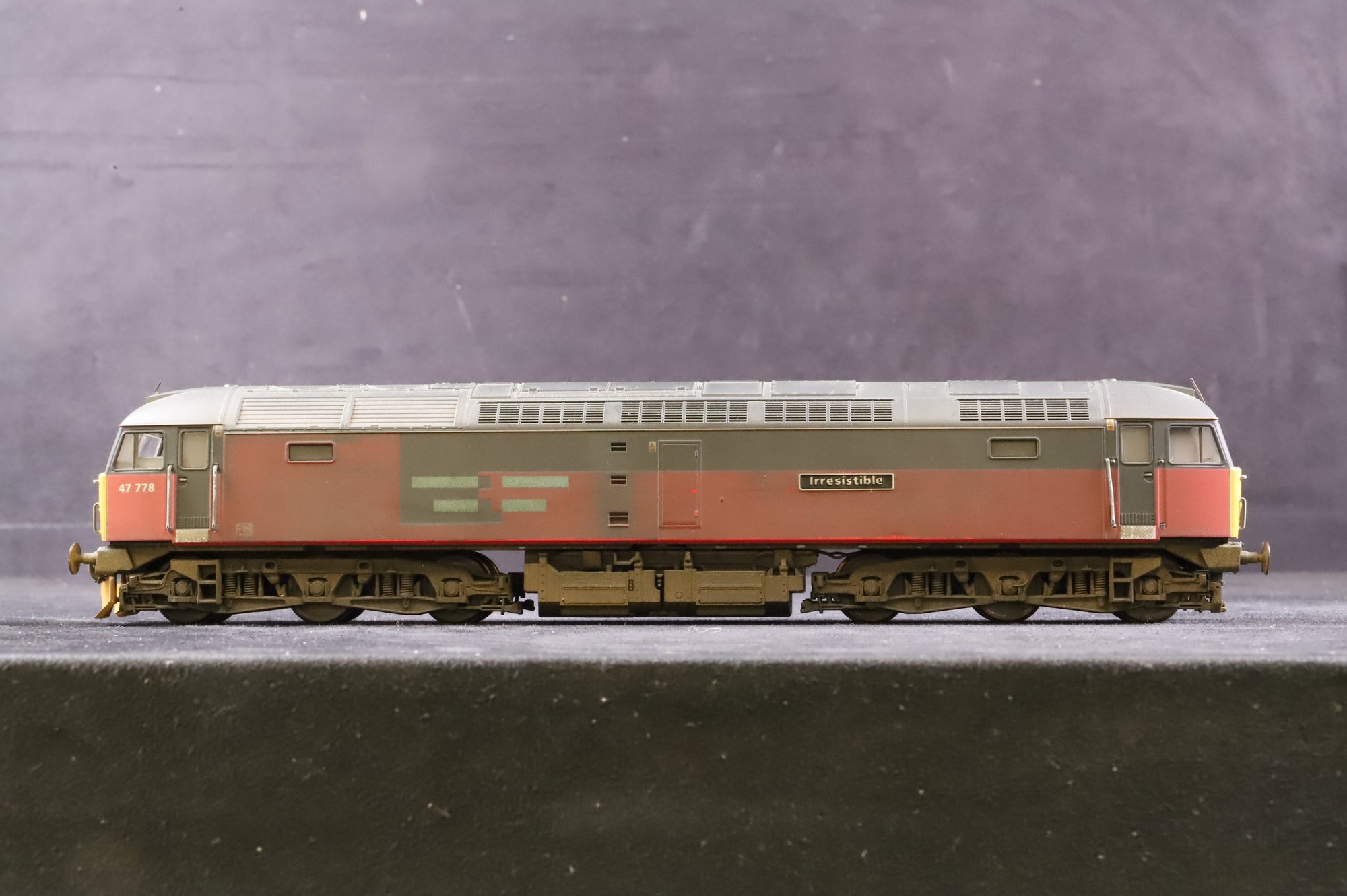 Heljan OO 4620 Class 47 47778 'Irresistible' in BR RES Livery - DCC Sound & Weathered