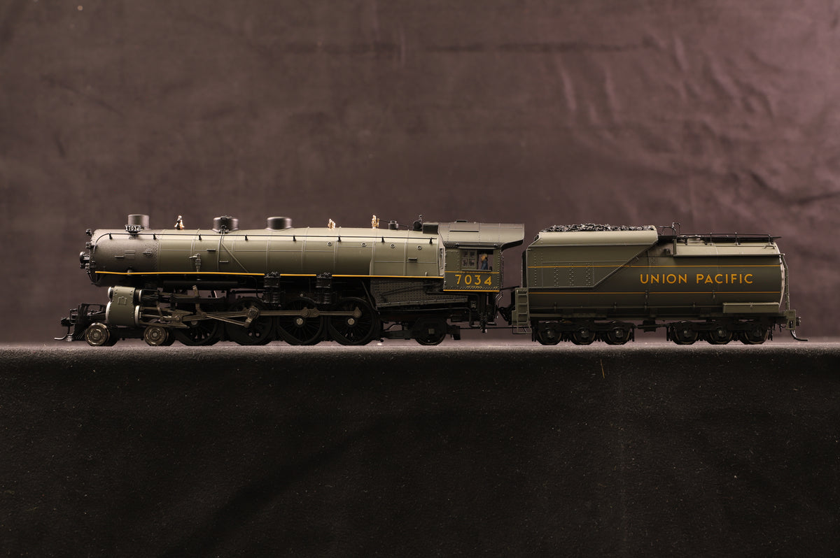 Broadway Limited Imports HO Union Pacific 4-8-2 &#39;7034&#39;, DCC Sound