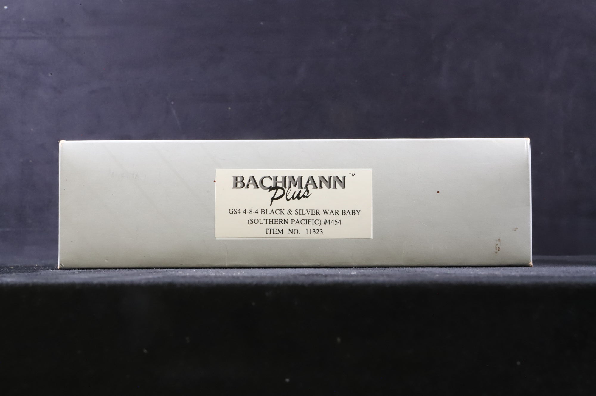 Bachmann Plus HO 11323 GS4 4-8-4 Black & Silver War Baby '4454' Southern Pacific