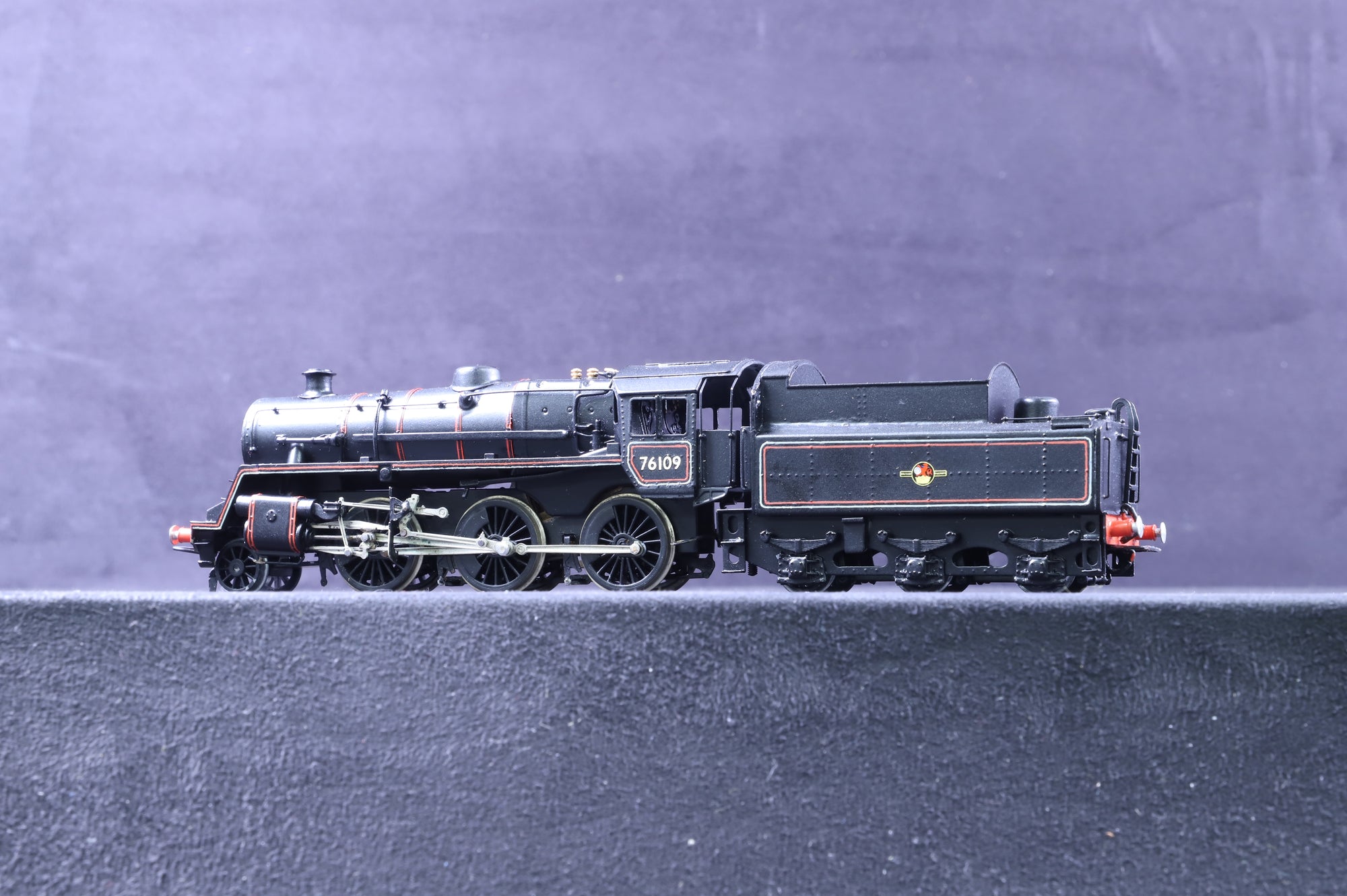 DJH OO Kit Built BR Standard Class 4 76109 in Lined BR Black w/ Late Crests